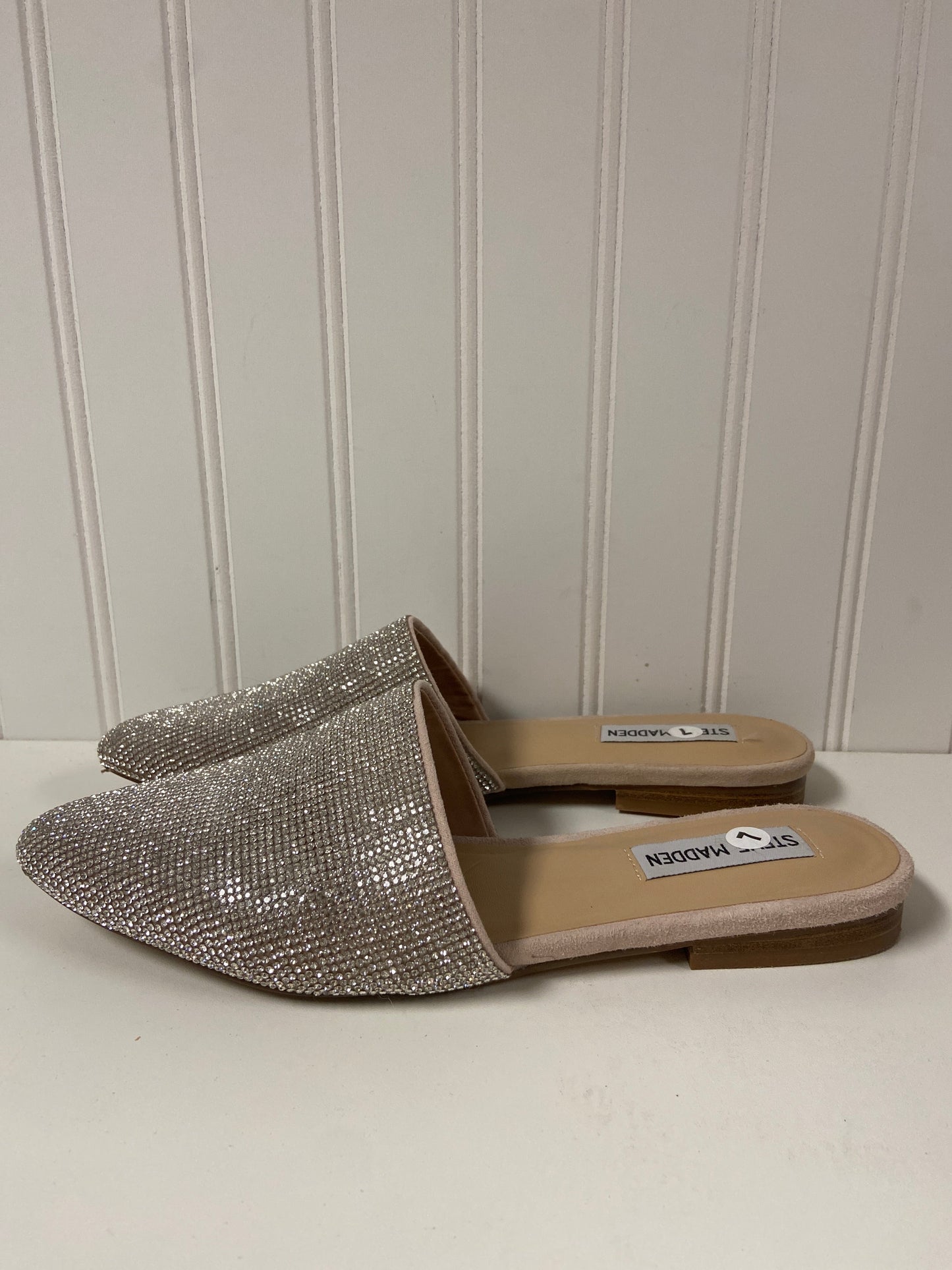 Silver & Tan Shoes Flats Steve Madden, Size 7