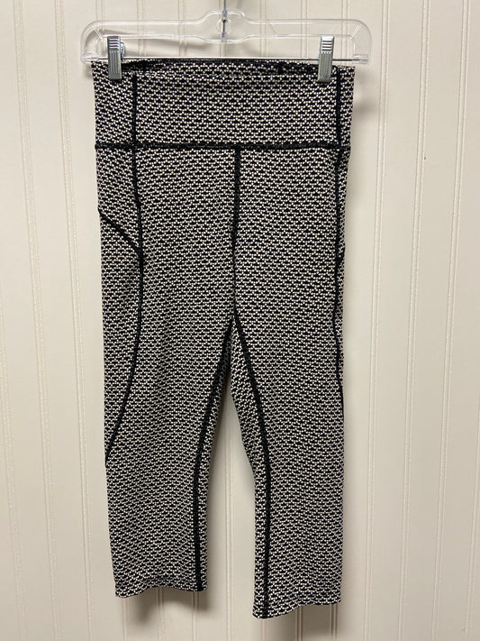 Black & White Athletic Capris Lululemon, Size 6