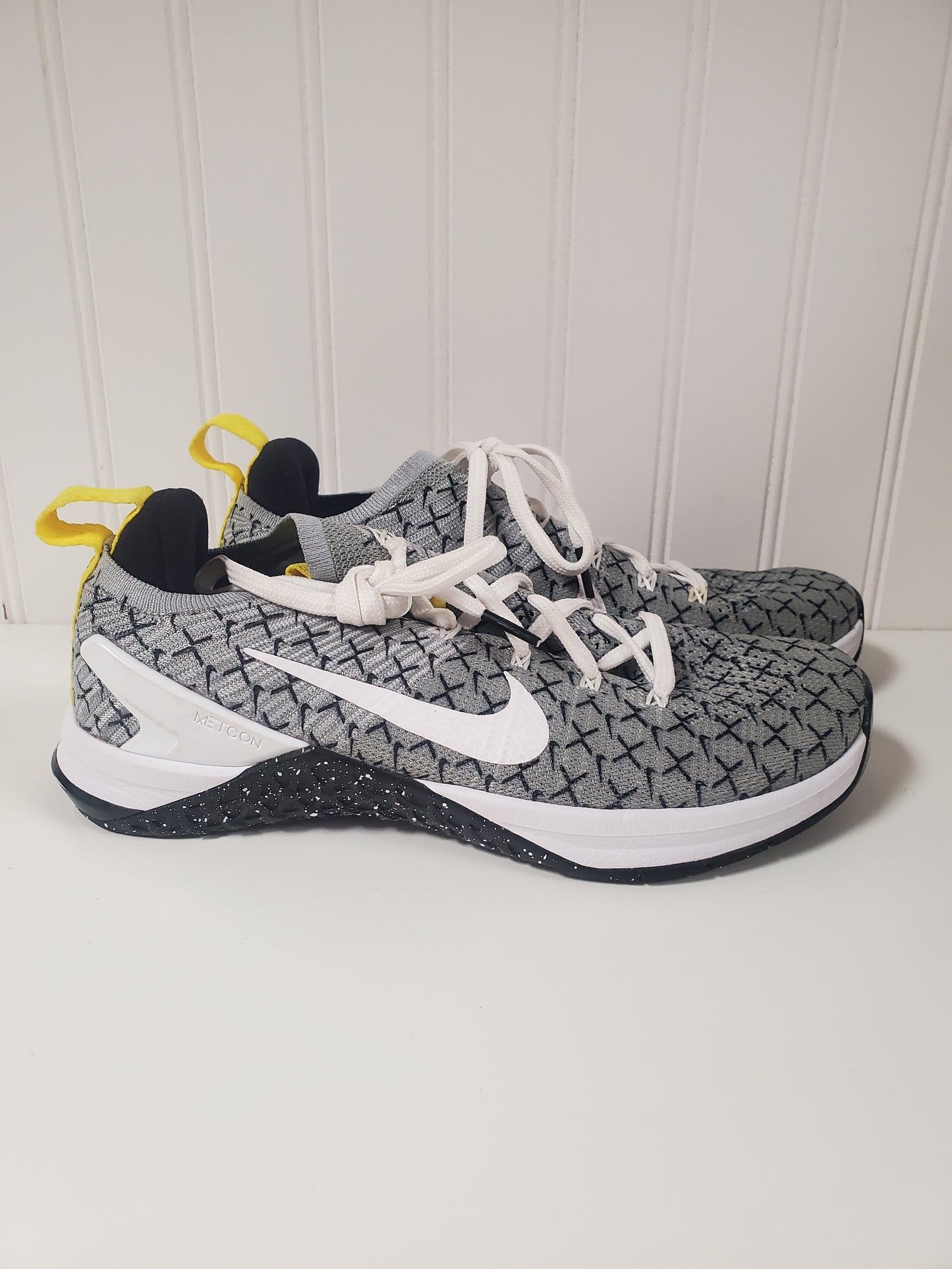 Shoes Athletic By Nike In Grey, Size: 8