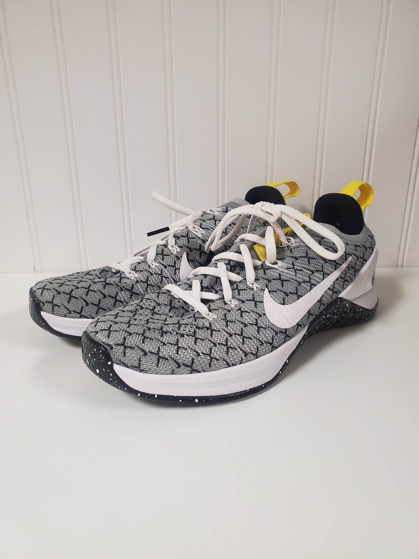 Shoes Athletic By Nike In Grey, Size: 8