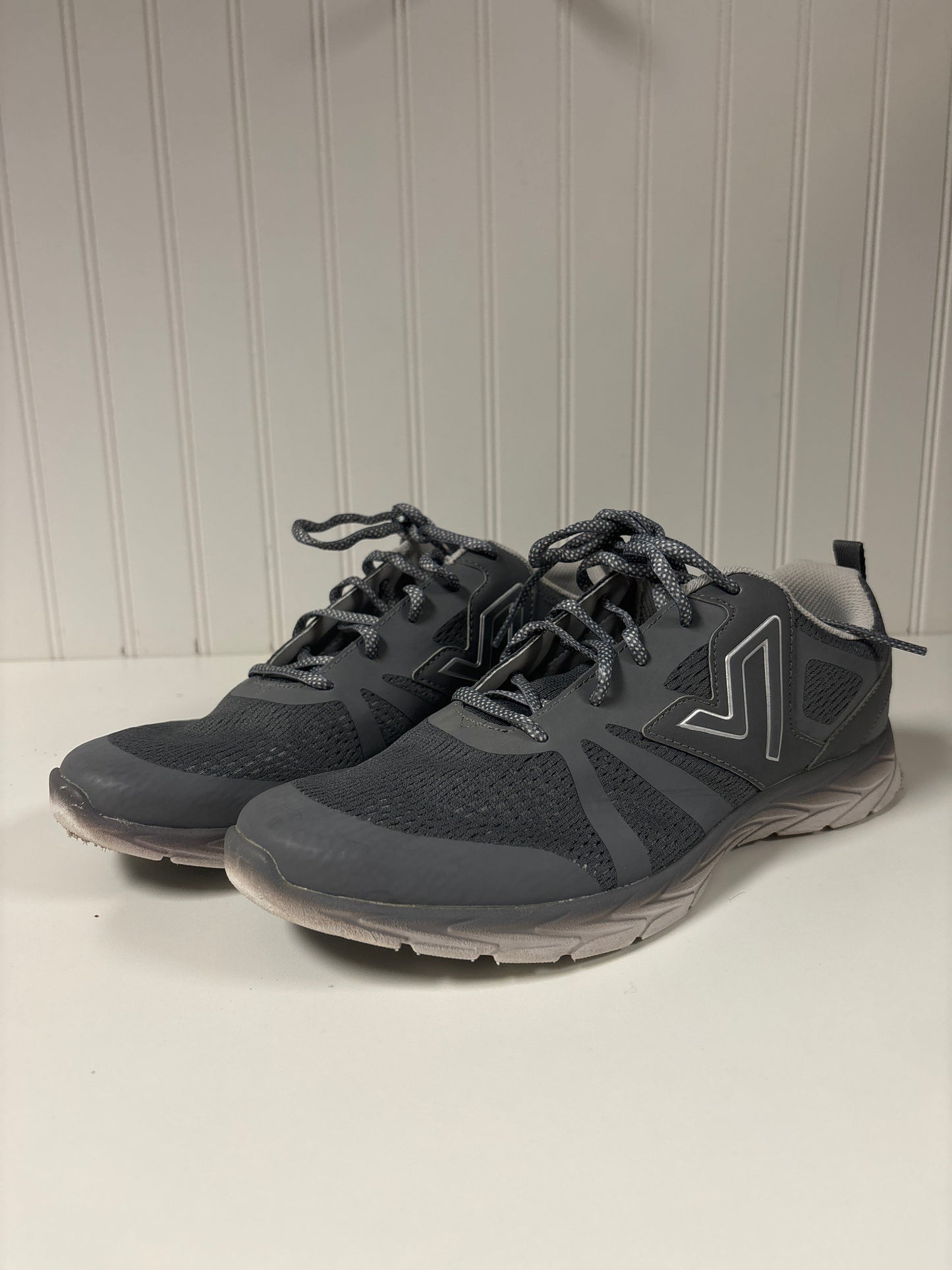 Shoes Athletic By Vionic In Grey, Size: 11