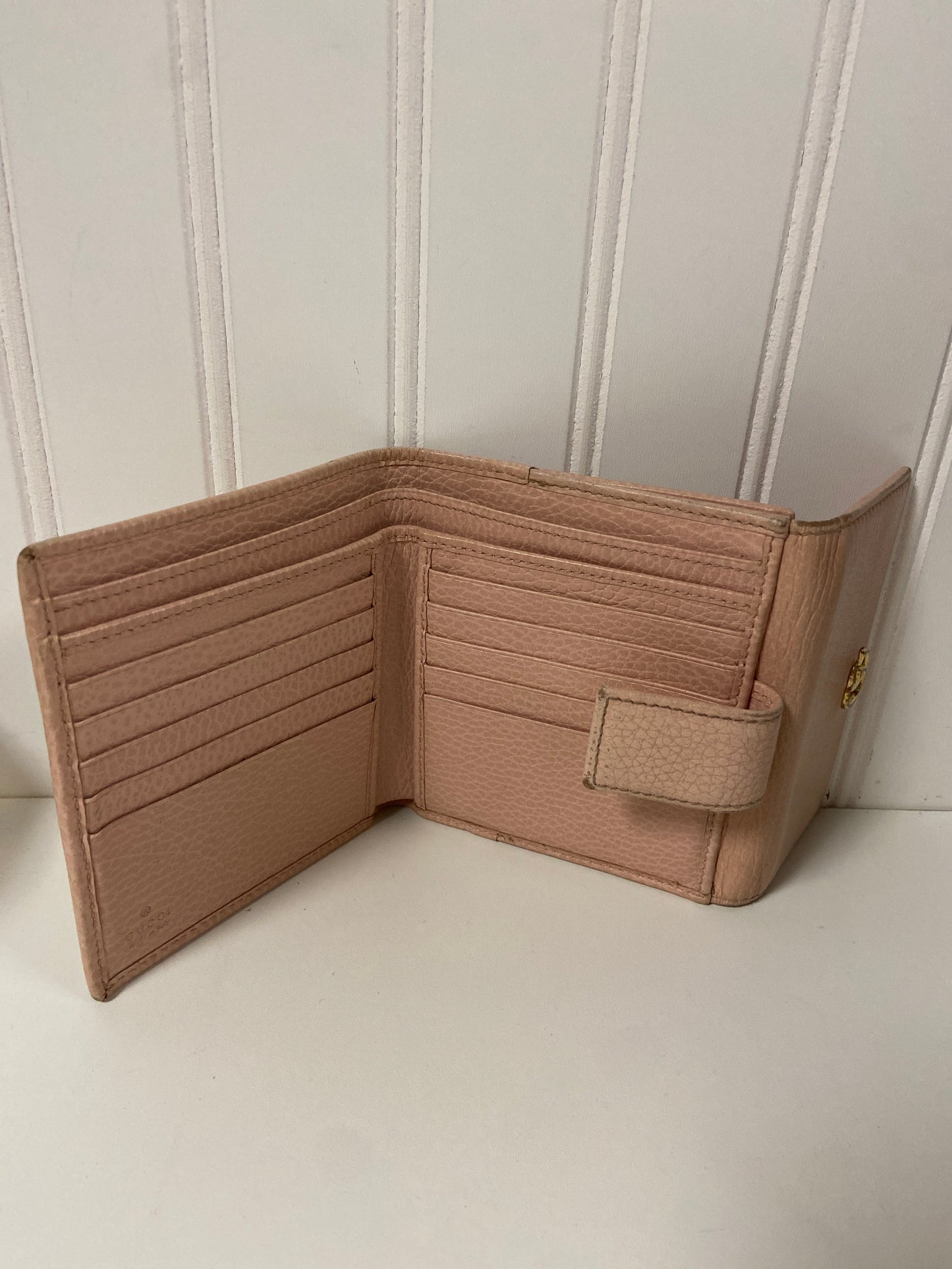 Wallet Luxury Designer By Gucci, Size: Medium