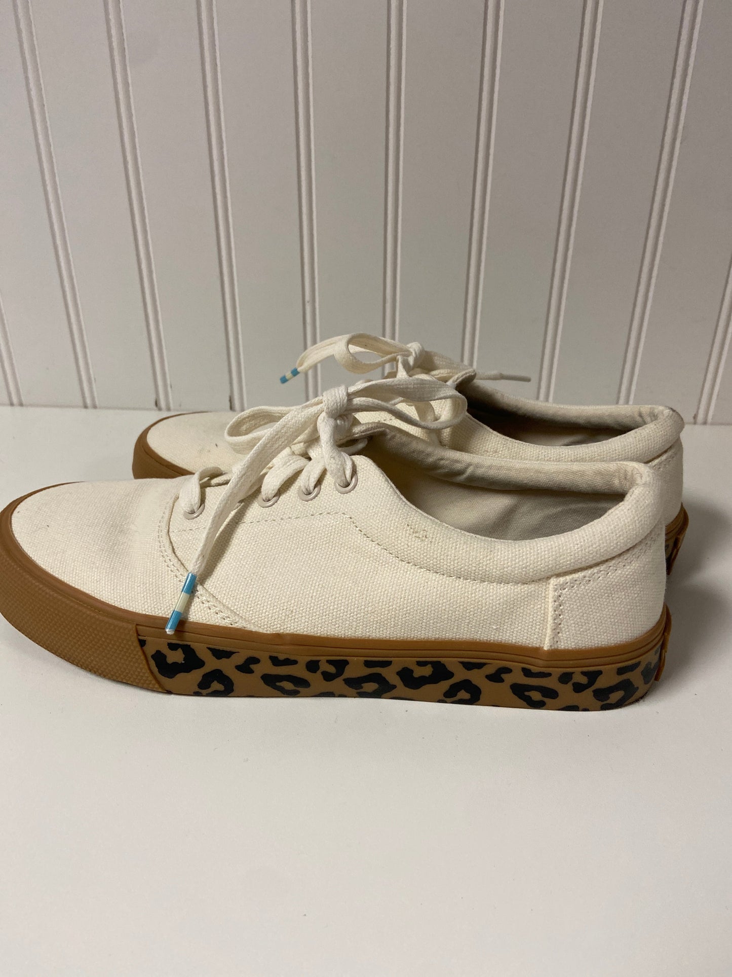 Shoes Sneakers By Toms In Cream, Size: 7.5