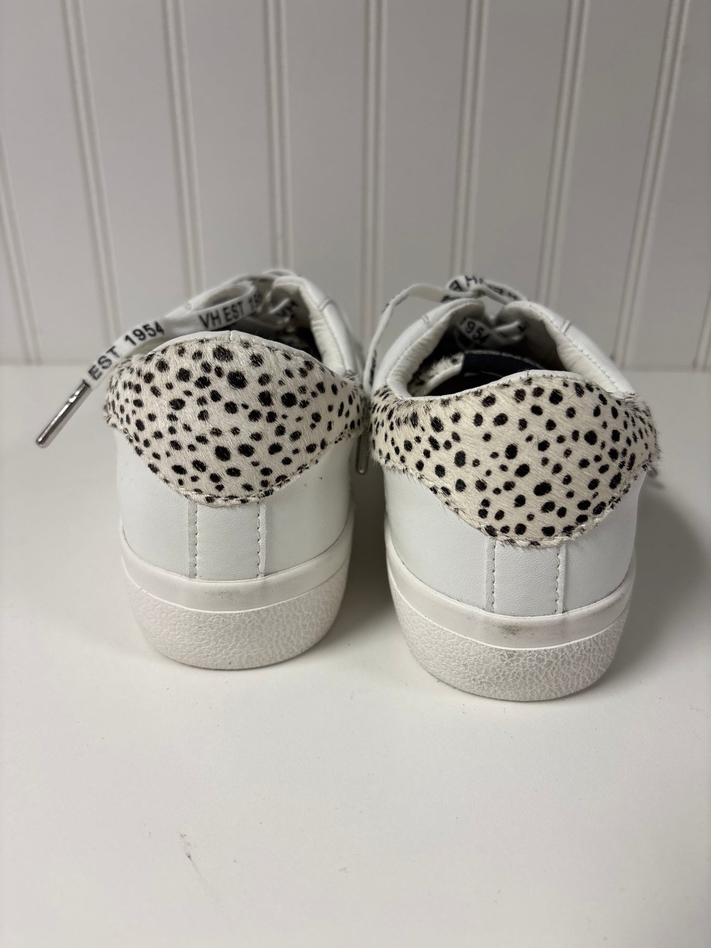 Shoes Sneakers By Vintage Havana In White, Size: 7.5