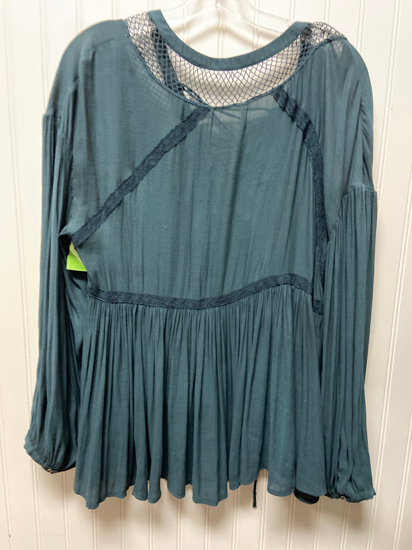 Top Long Sleeve By Free People In Teal, Size: M