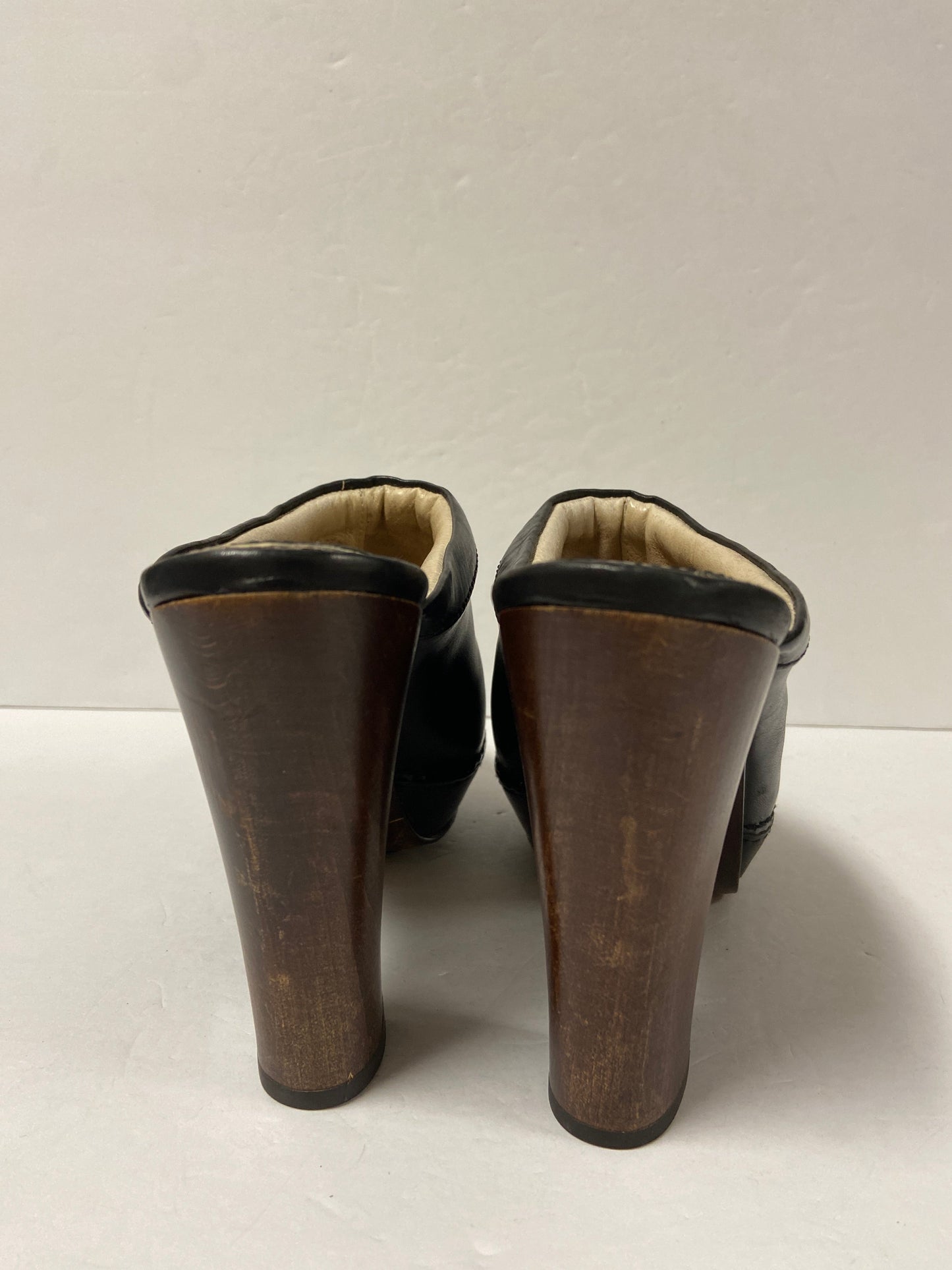 Shoes Designer By Frye  Size: 8.5