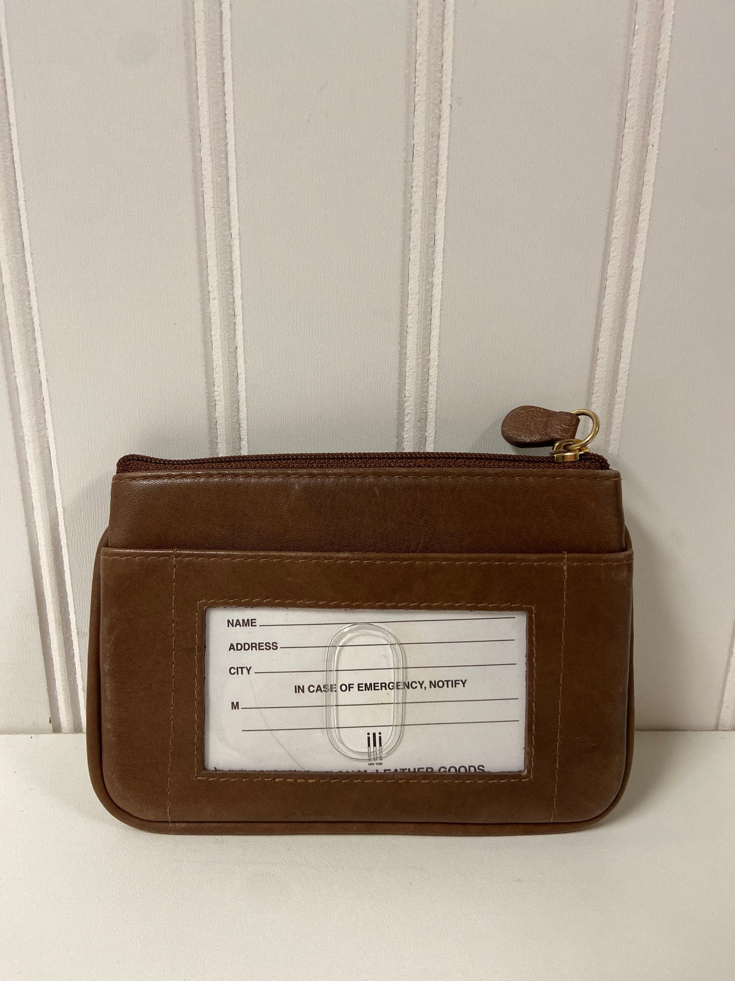 Wallet Clothes Mentor, Size Small