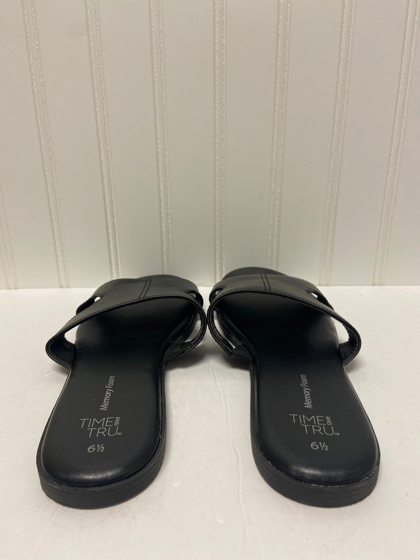 Sandals Flats By Time And Tru  Size: 6.5