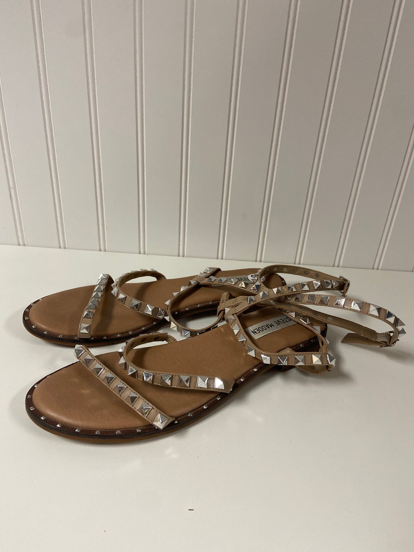 Tan Sandals Flats Steve Madden, Size 8.5