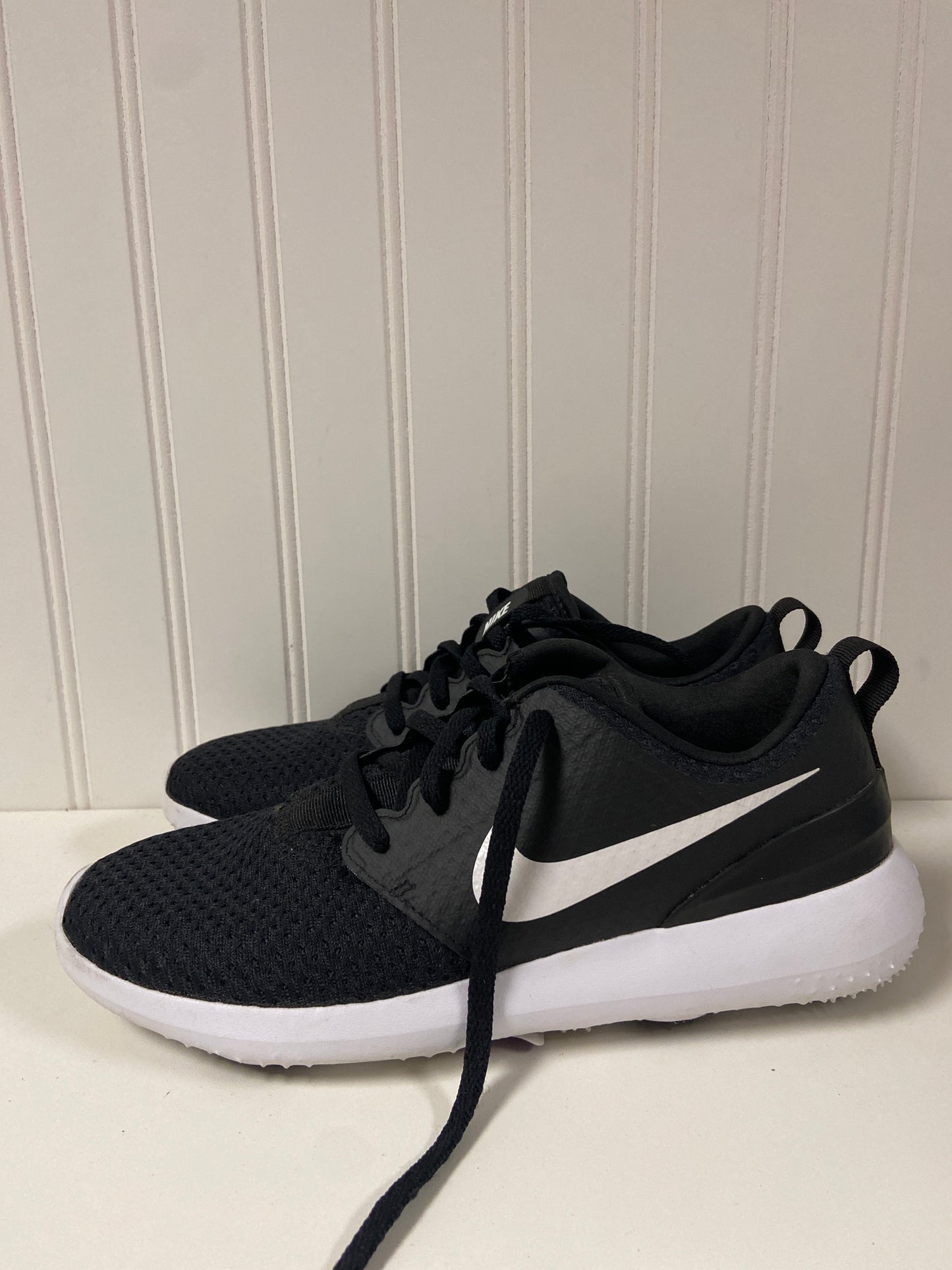 Black & White Shoes Athletic Nike, Size 6.5
