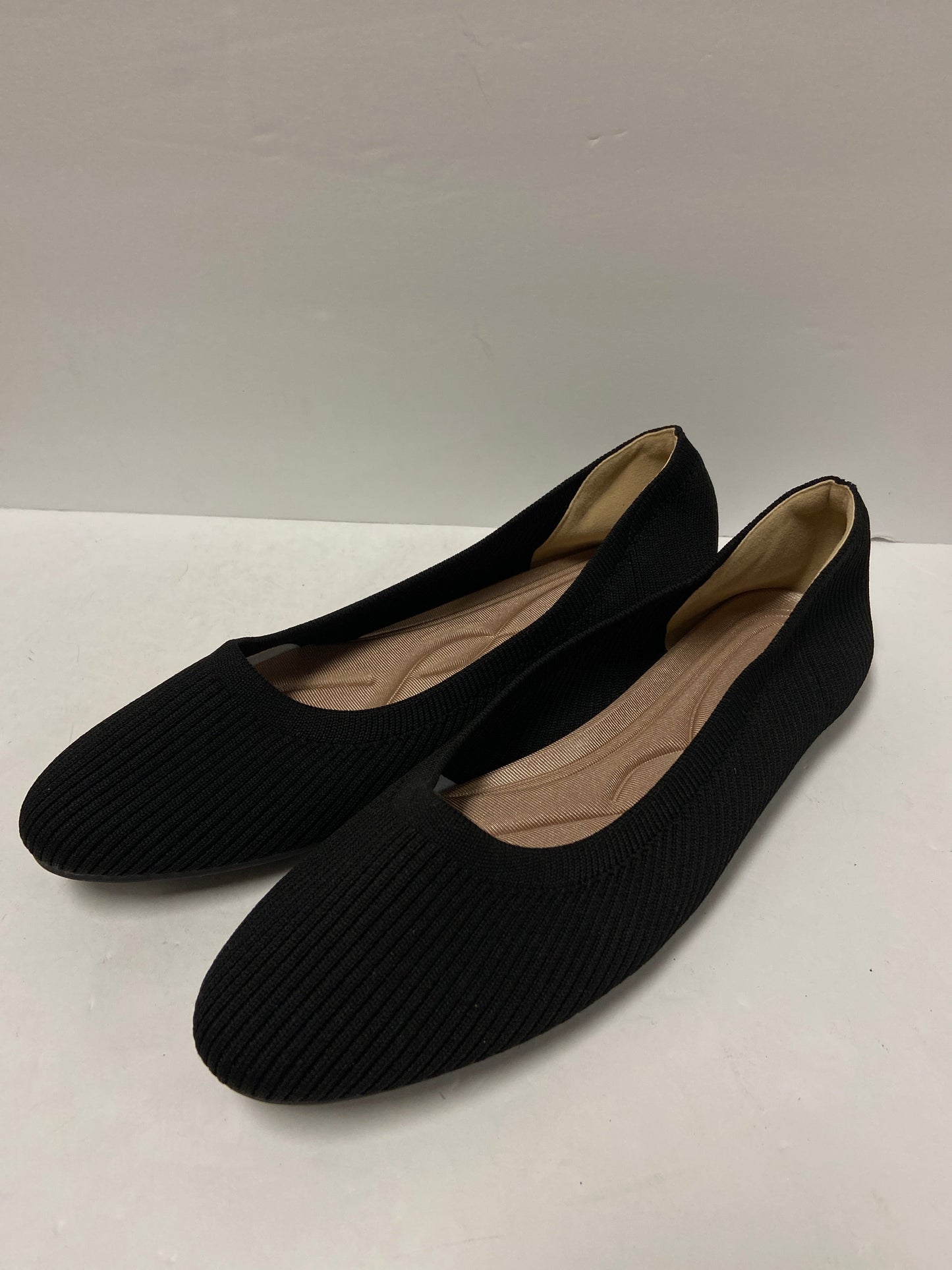 Black Shoes Flats Clothes Mentor, Size 10.5