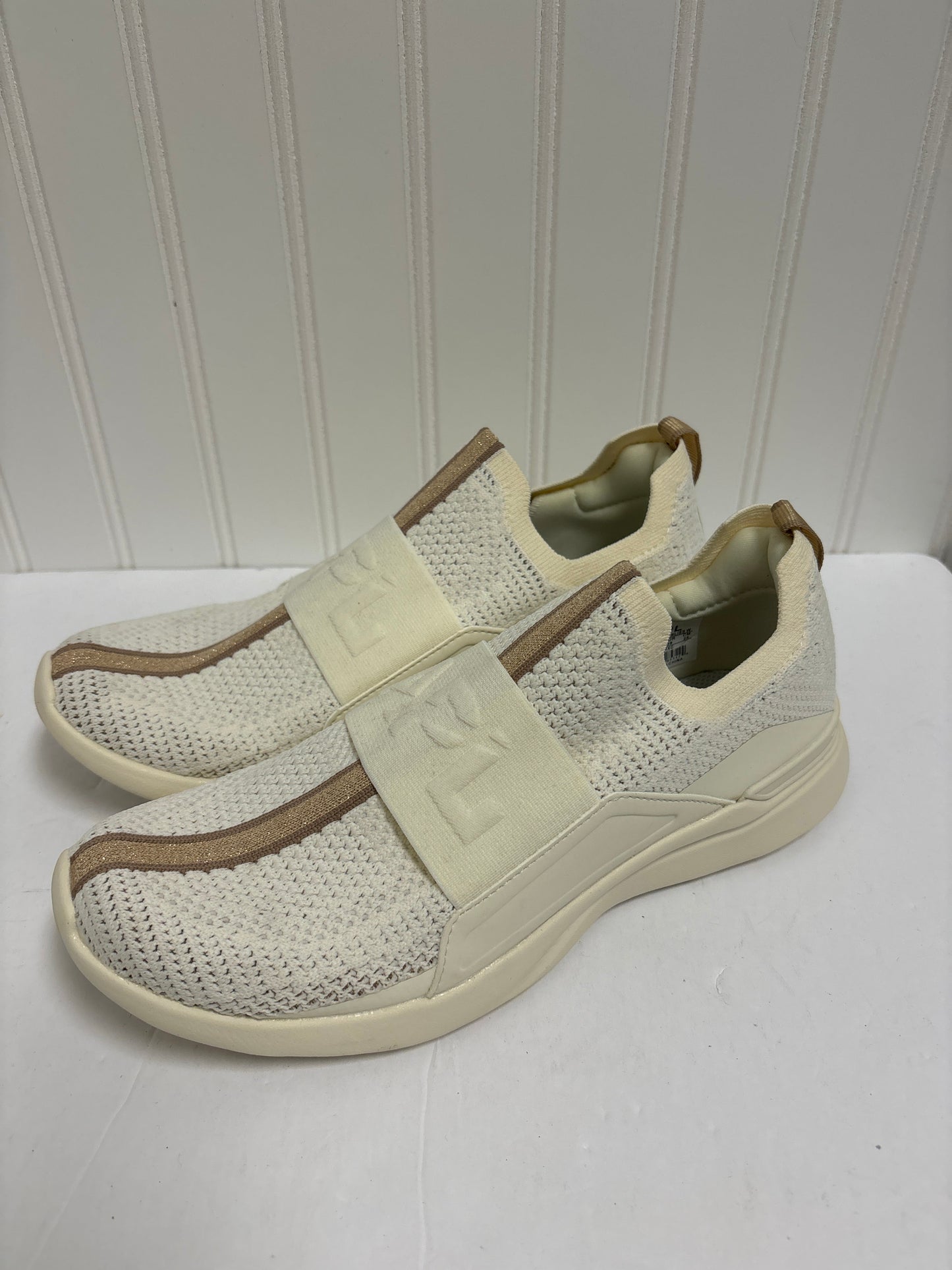 Cream Shoes Athletic Clothes Mentor, Size 8.5
