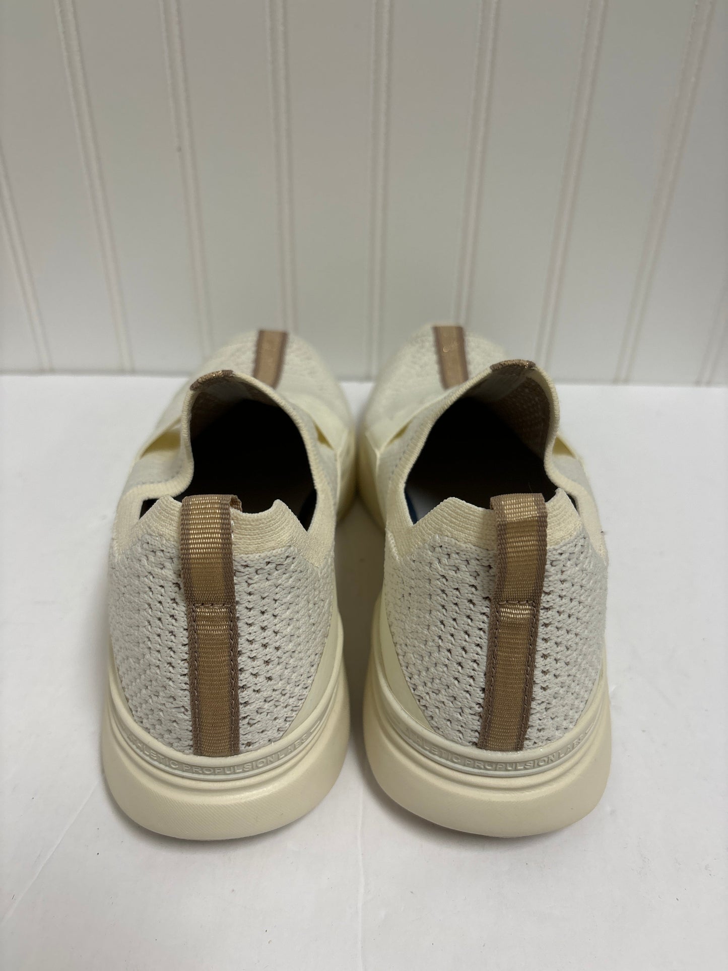 Cream Shoes Athletic Clothes Mentor, Size 8.5