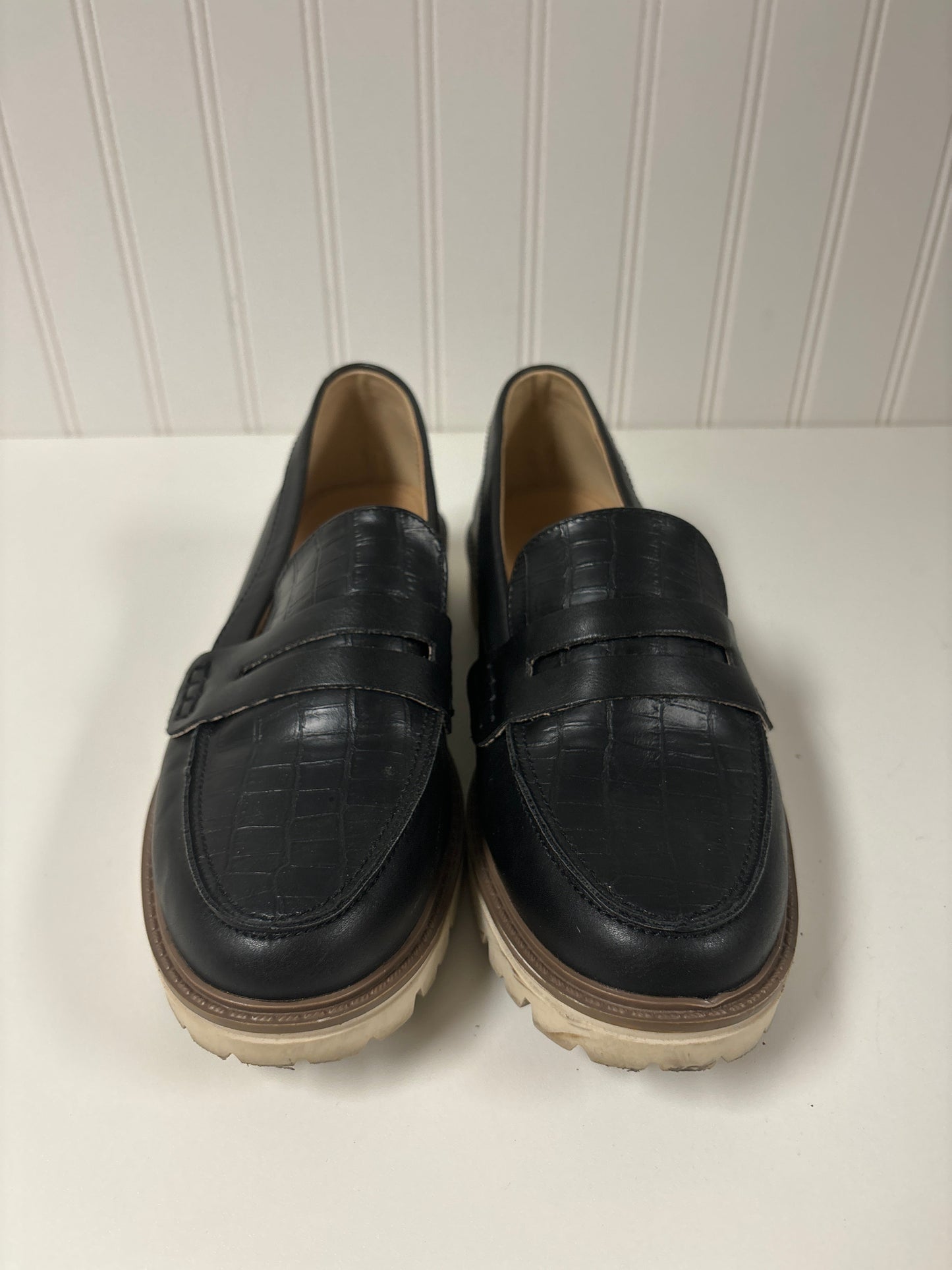 Black Shoes Flats Journee, Size 7