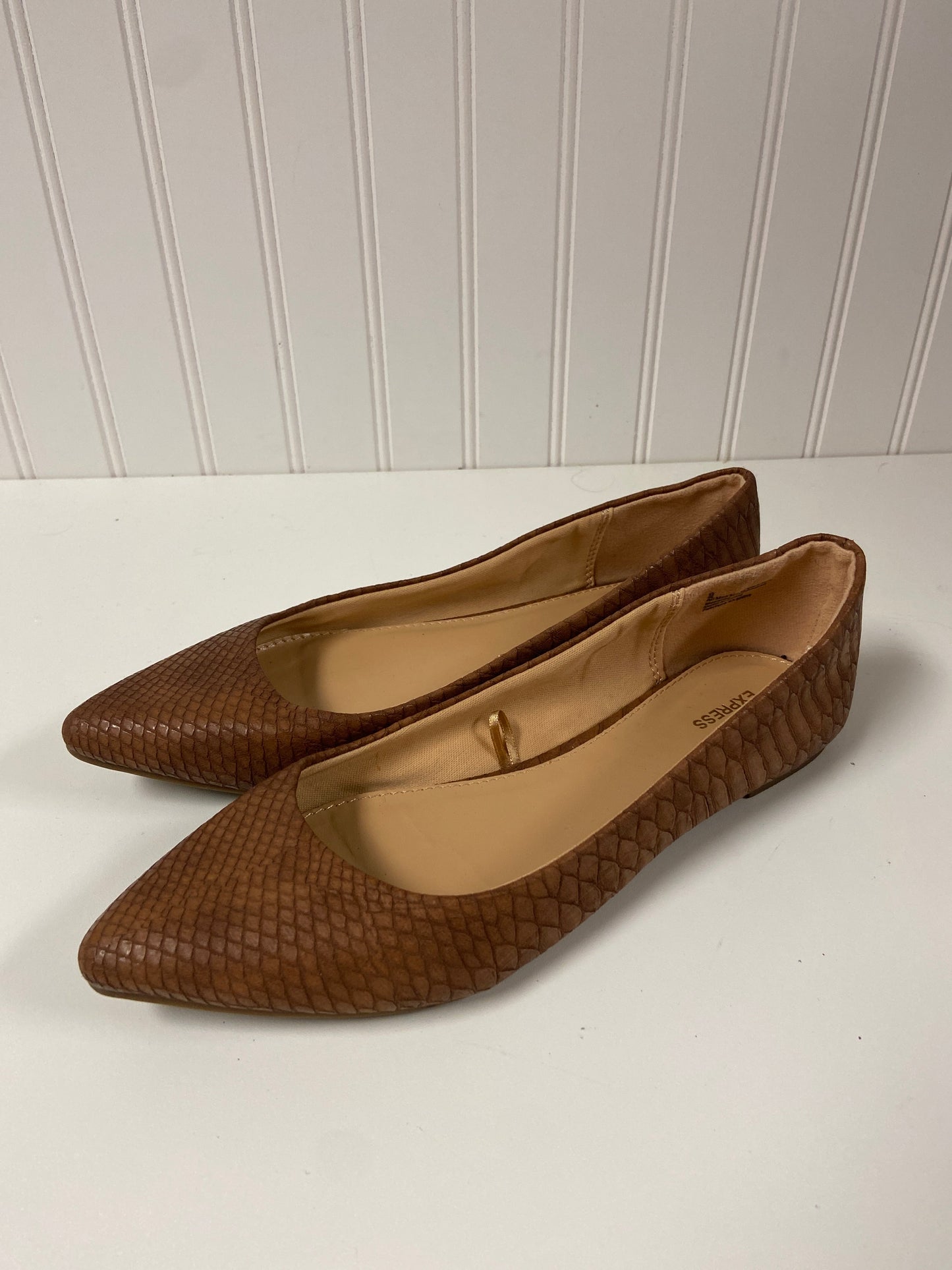 Brown Shoes Flats Express, Size 9