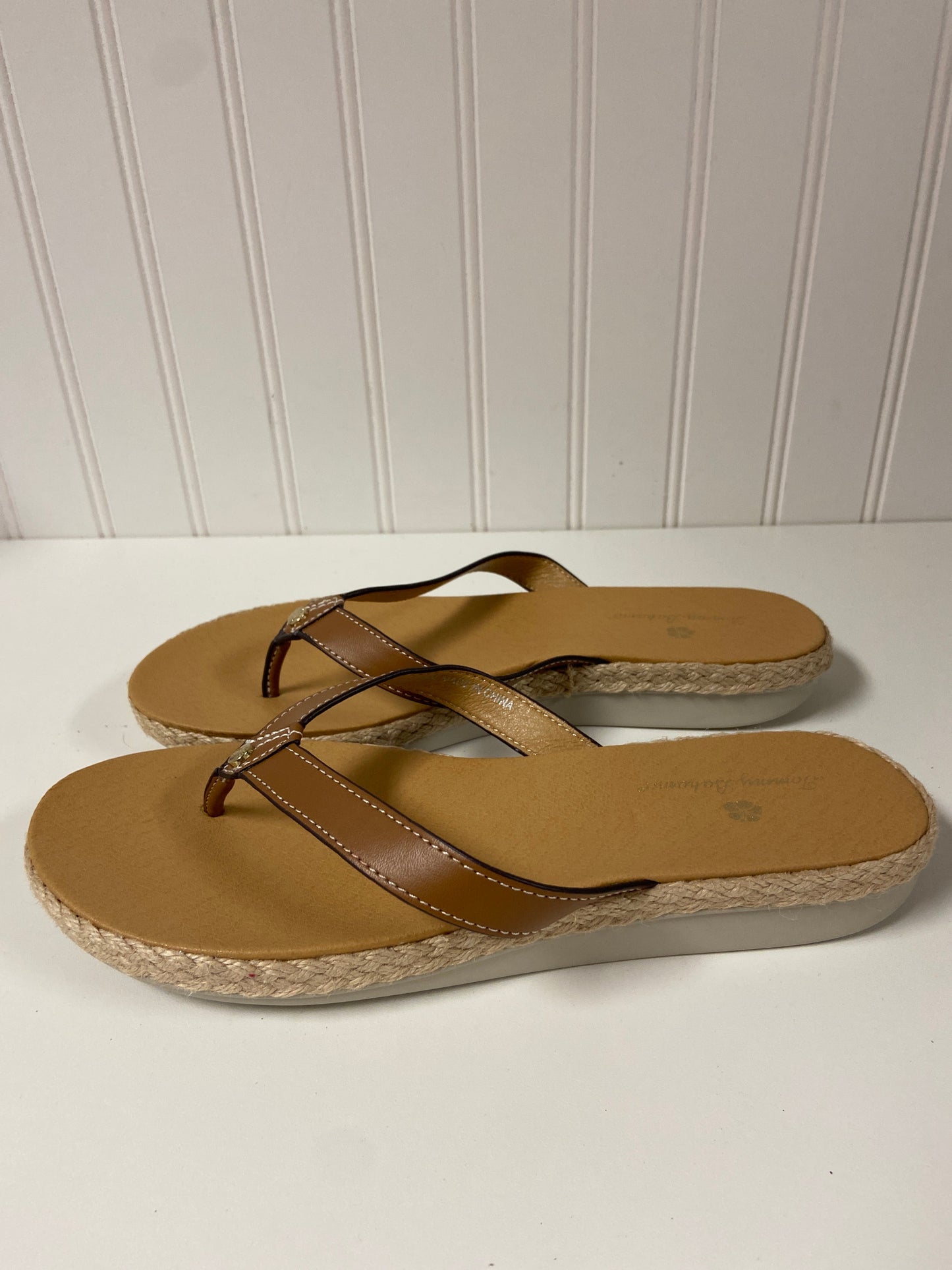 Brown Sandals Flip Flops Tommy Bahama, Size 7.5