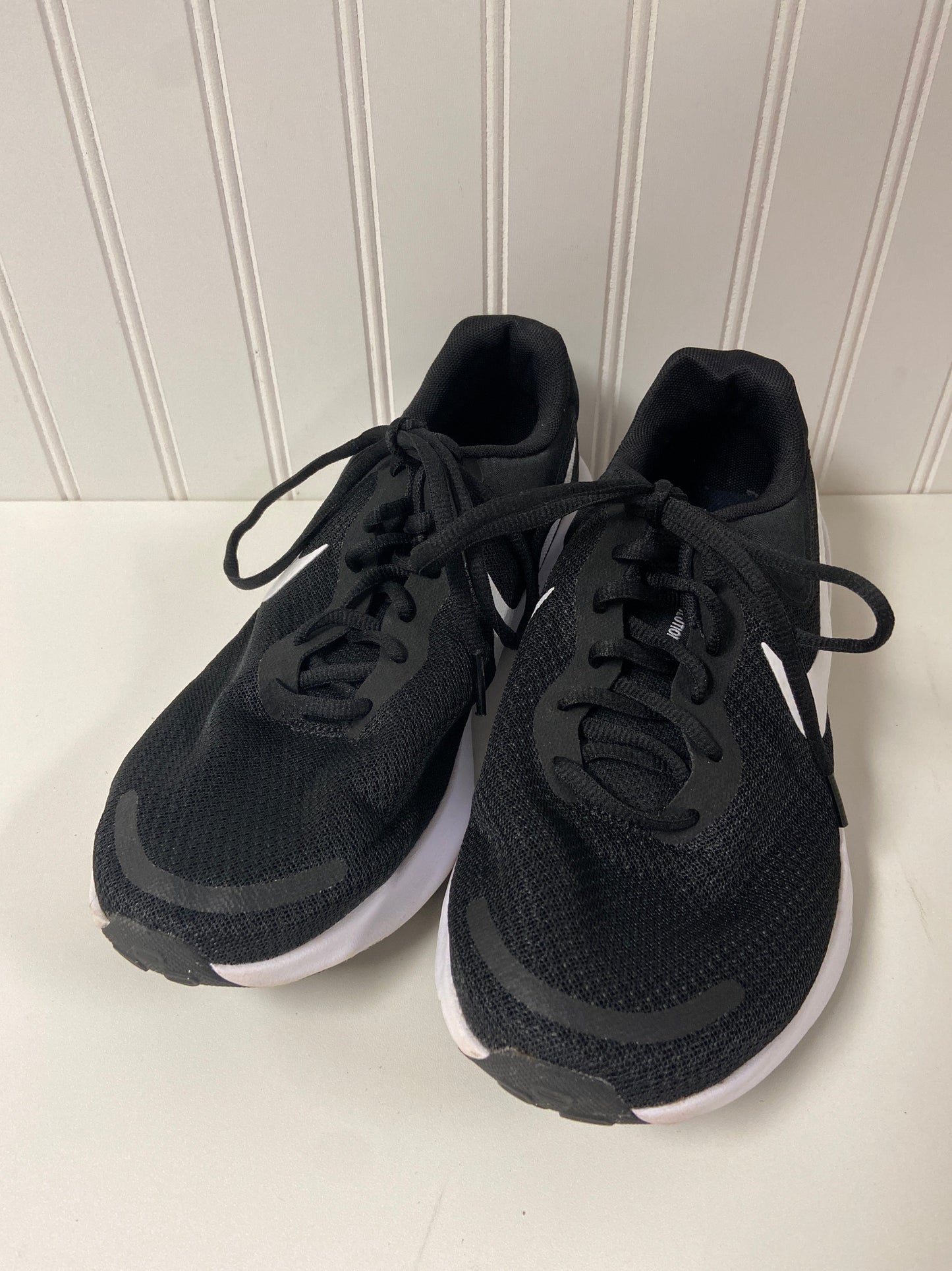 Shoes Athletic By Nike In Black & White, Size: 8.5