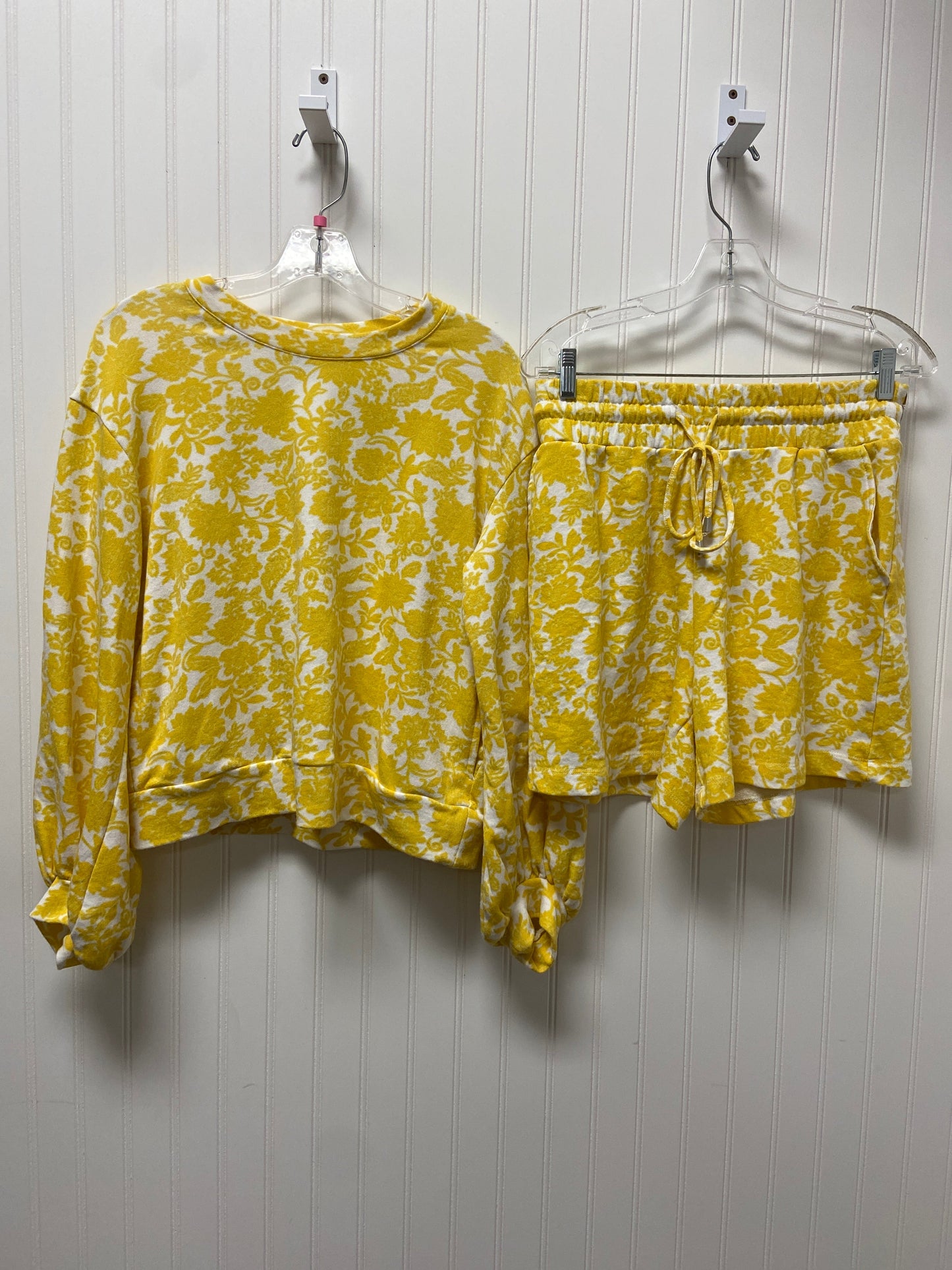 White & Yellow Shorts Set Who What Wear, Size S