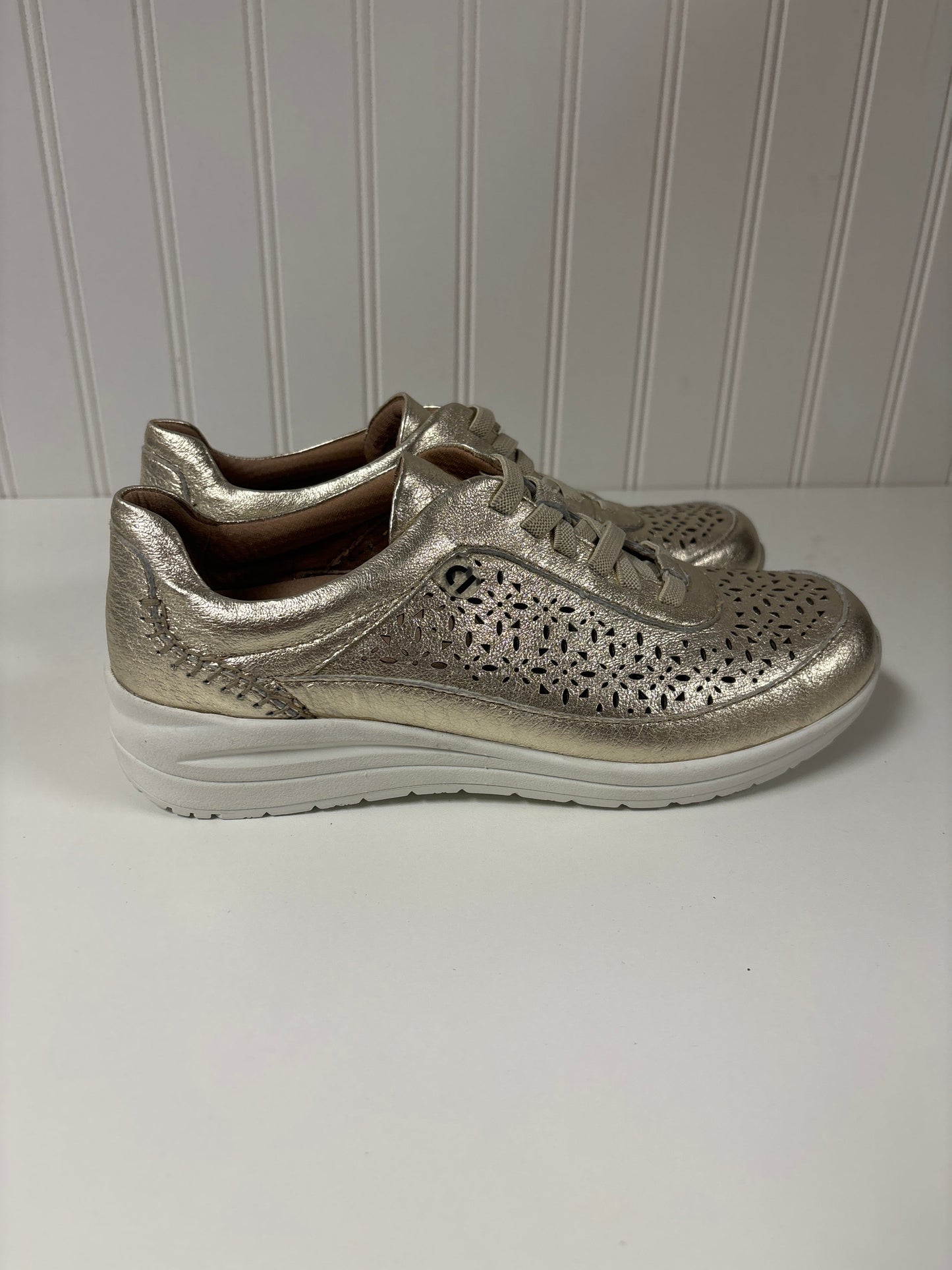 Gold Shoes Sneakers Earth, Size 7