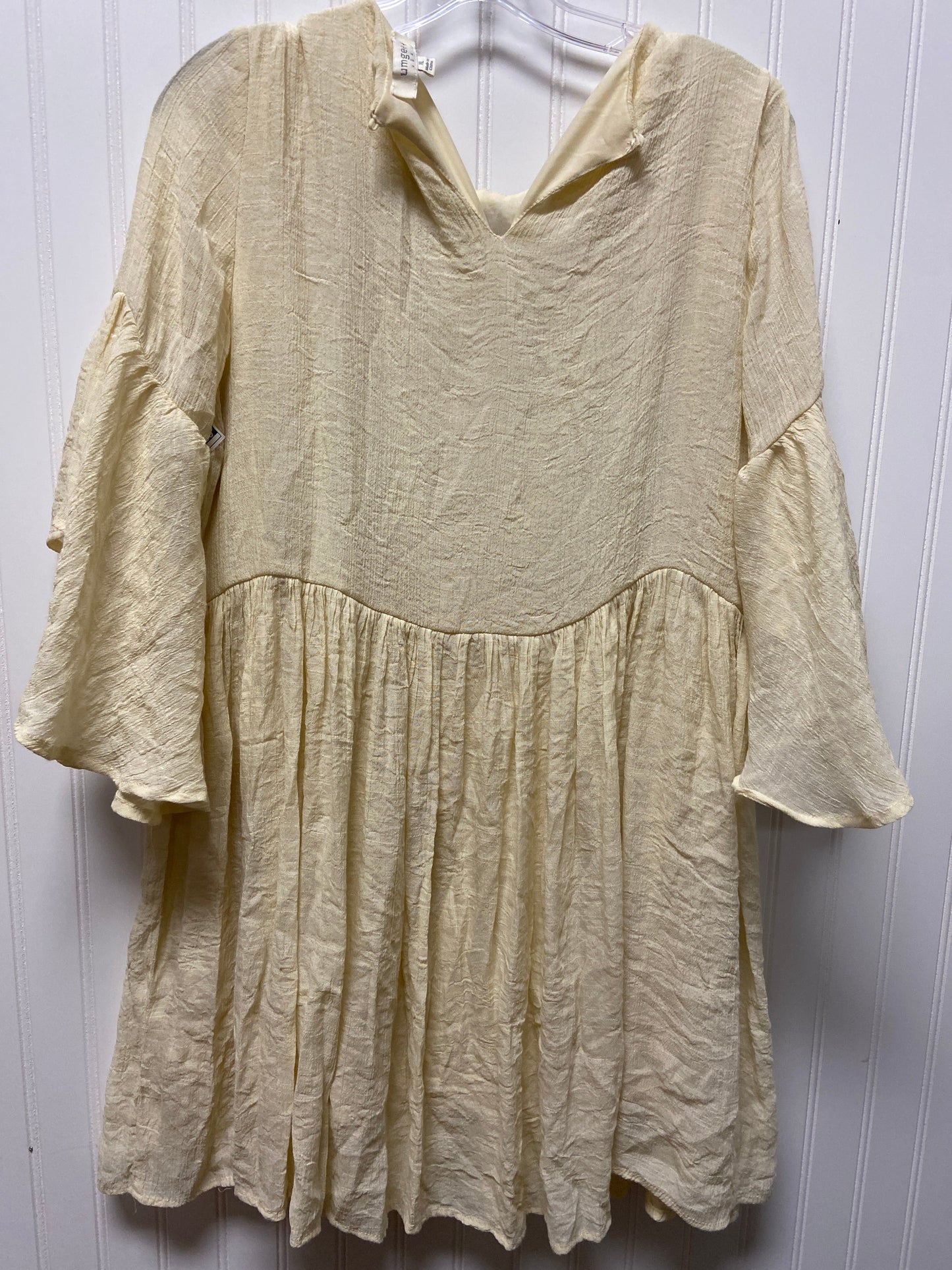 Dress Casual Short By Umgee In Cream, Size: Xl