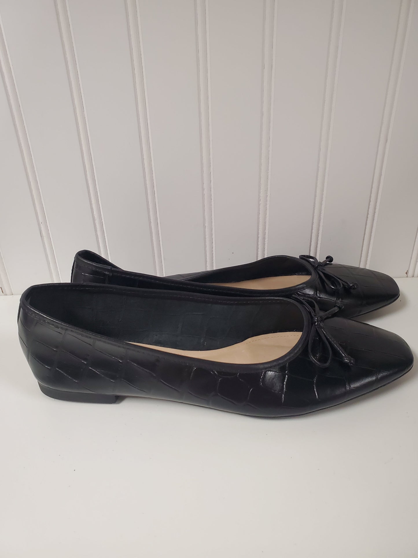 Shoes Flats By Cmc In Black, Size: 10