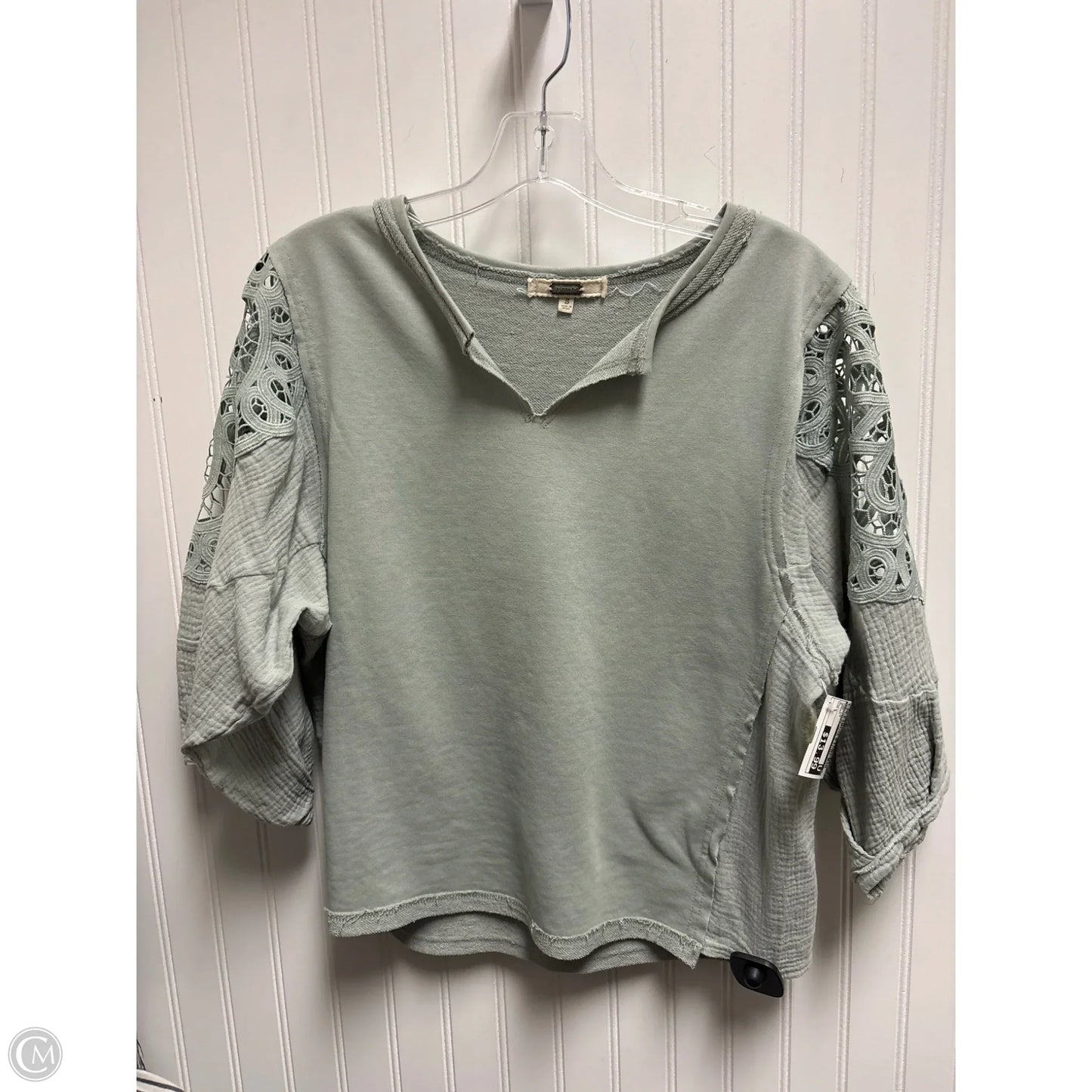 Top Long Sleeve By Gimmicks In Green, Size: S