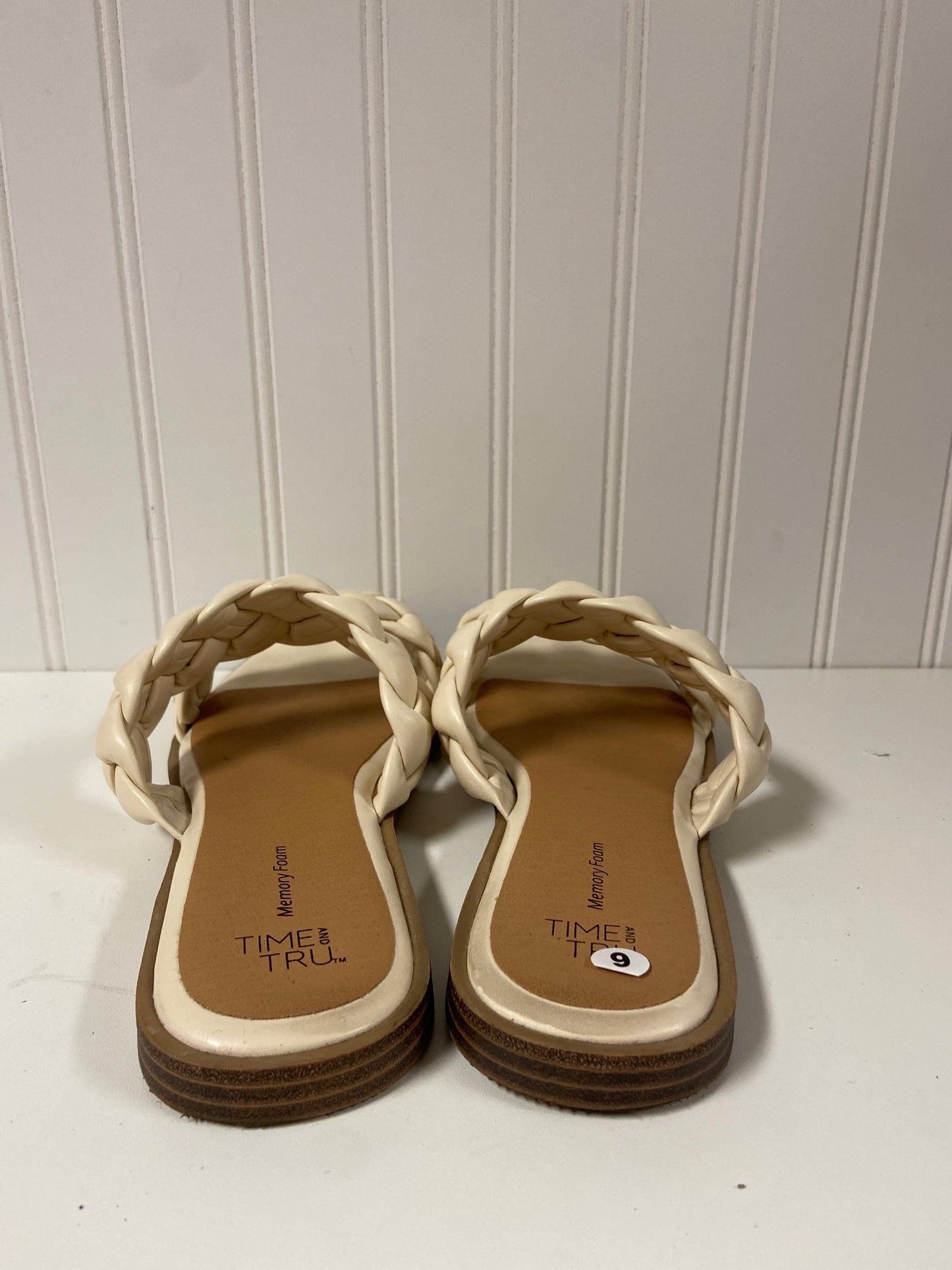 Cream Sandals Flats Time And Tru, Size 9