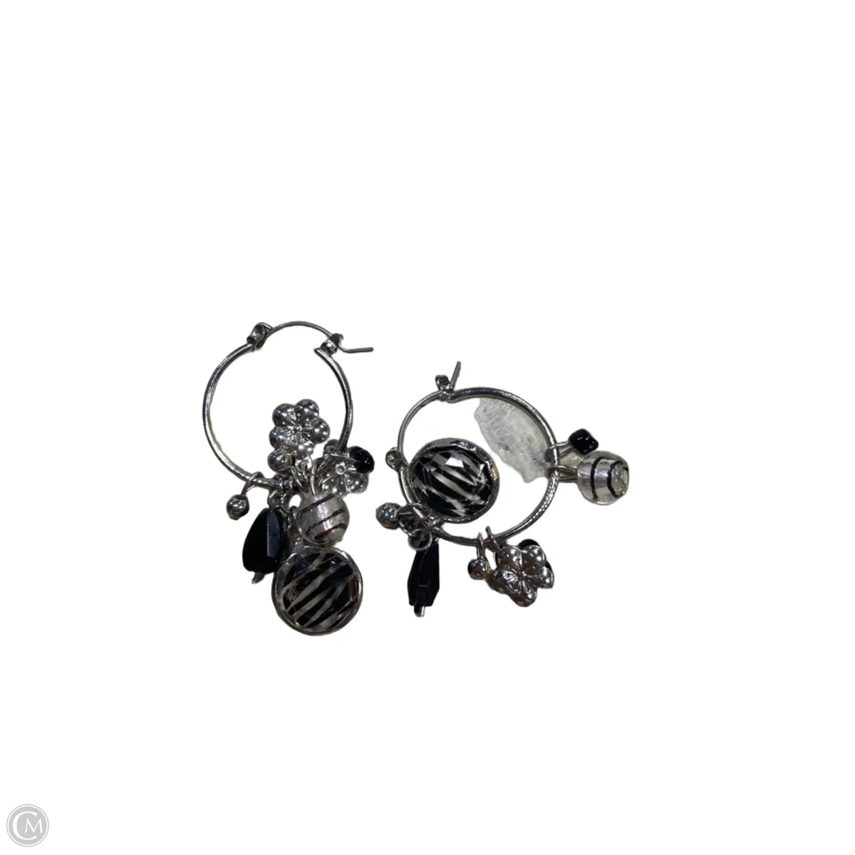 Earrings Hoop By Clothes Mentor, Size: 1