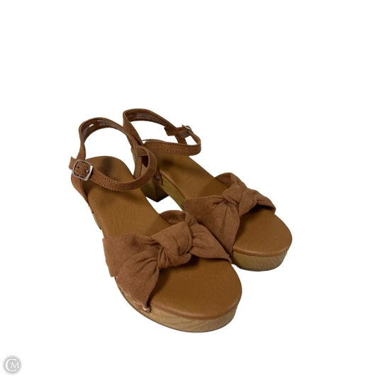 Shoes Heels Block By Universal Thread In Brown, Size: 6.5