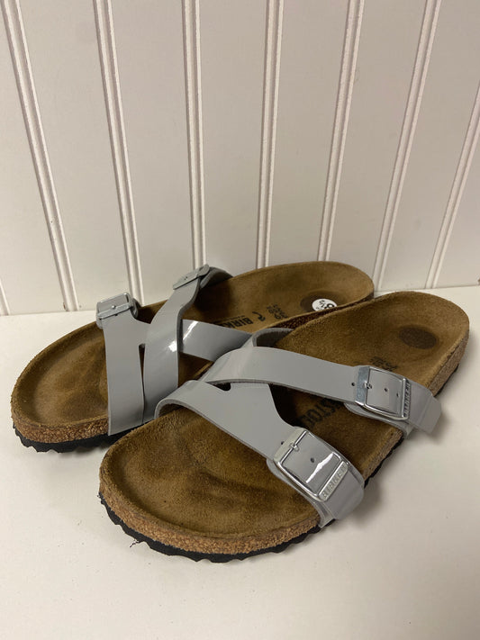 Sandals Flats By Birkenstock In Green & Tan, Size: 8.5