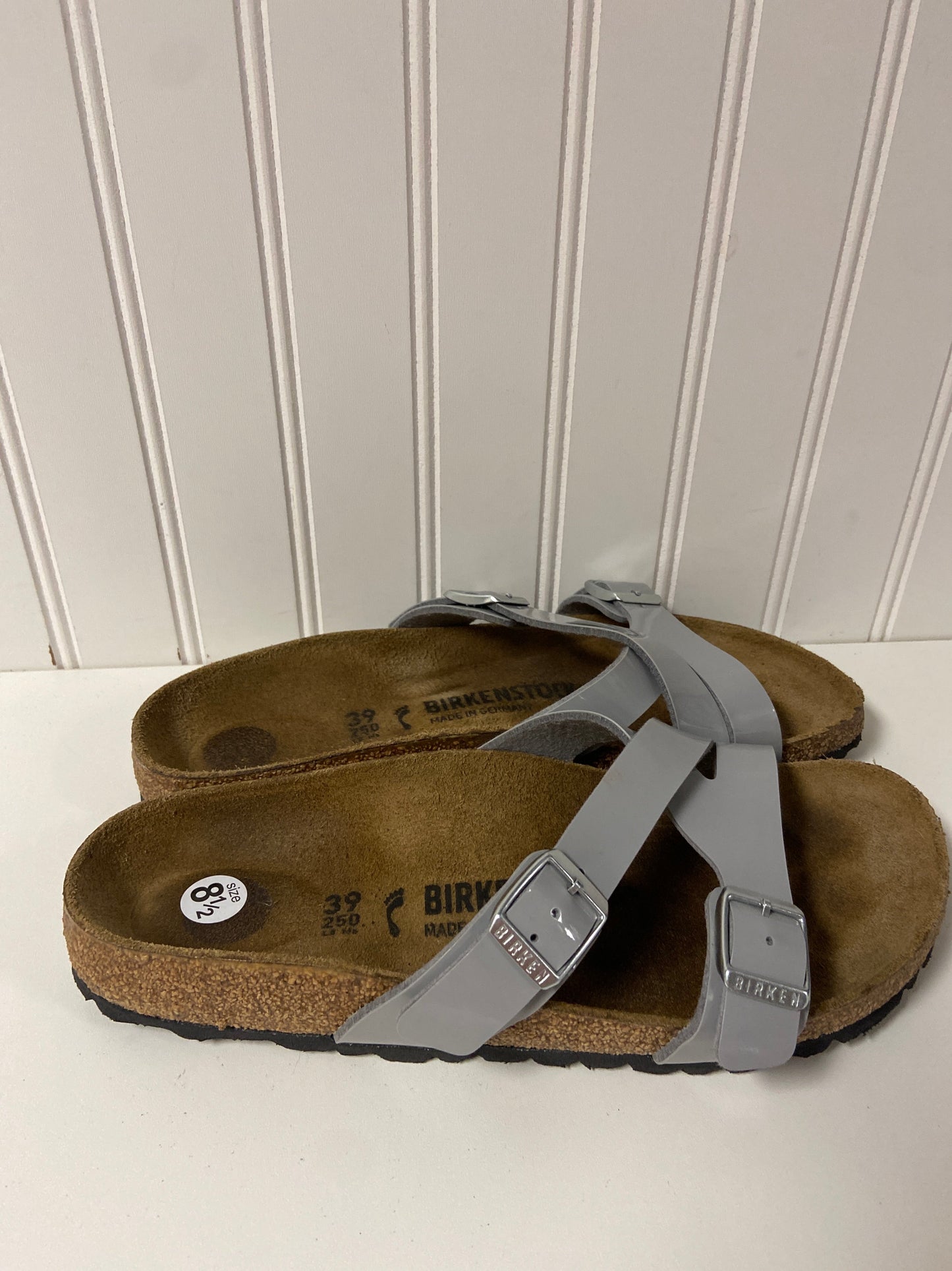 Sandals Flats By Birkenstock In Green & Tan, Size: 8.5