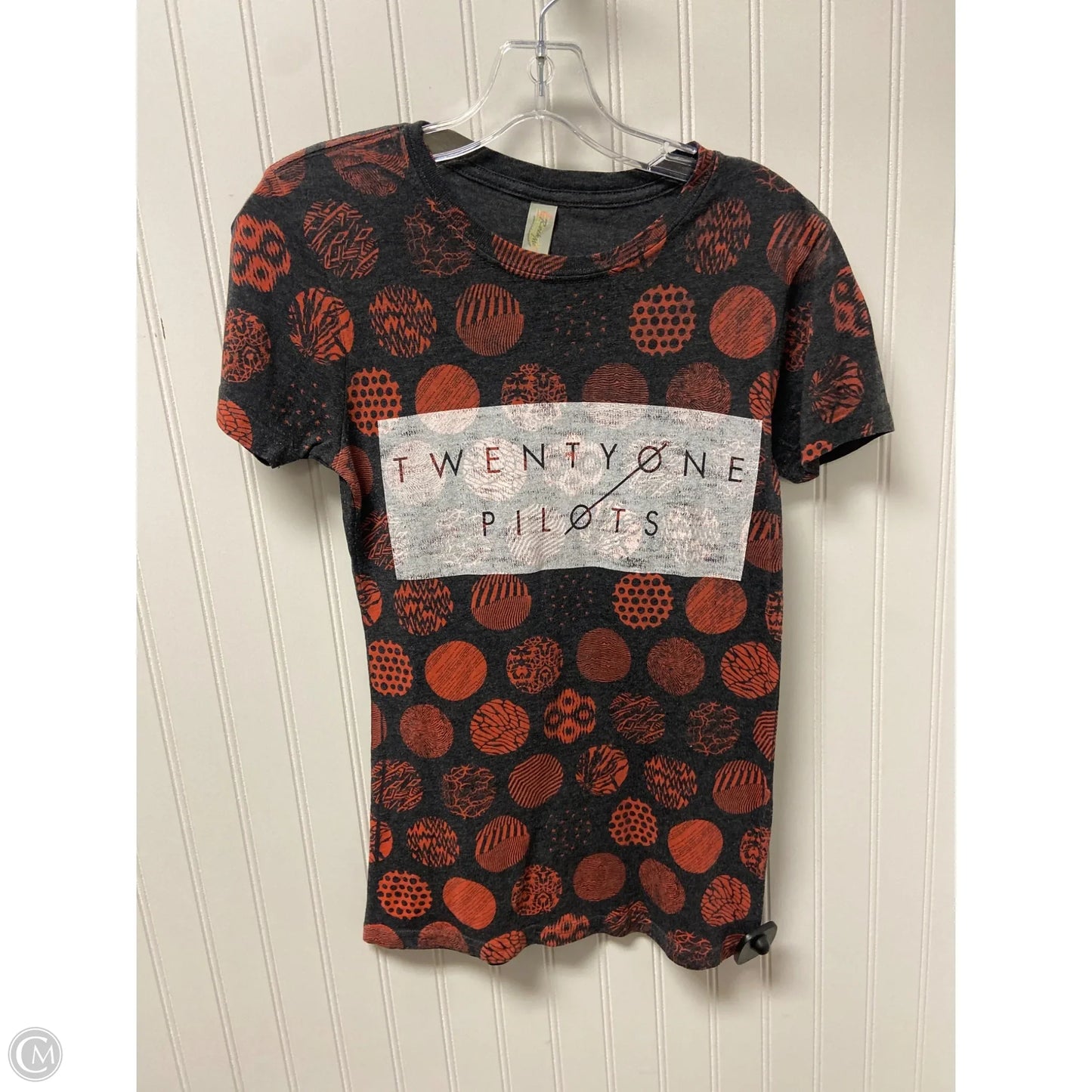 Top Short Sleeve By Clothes Mentor In Grey & Red, Size: M