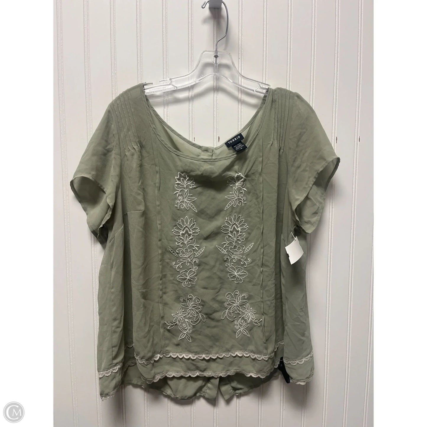 Top Short Sleeve By Torrid In Green & White, Size: L
