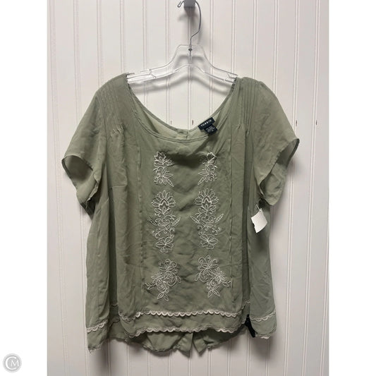 Top Short Sleeve By Torrid In Green & White, Size: L
