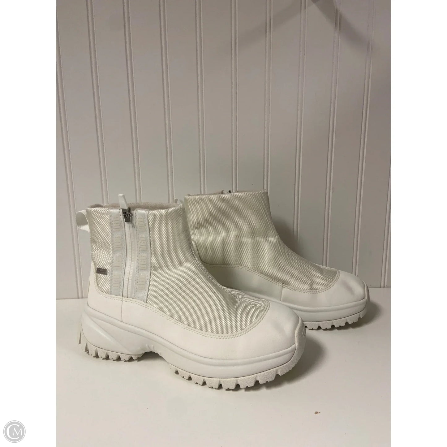 Boots Designer By Ugg In White, Size: 7