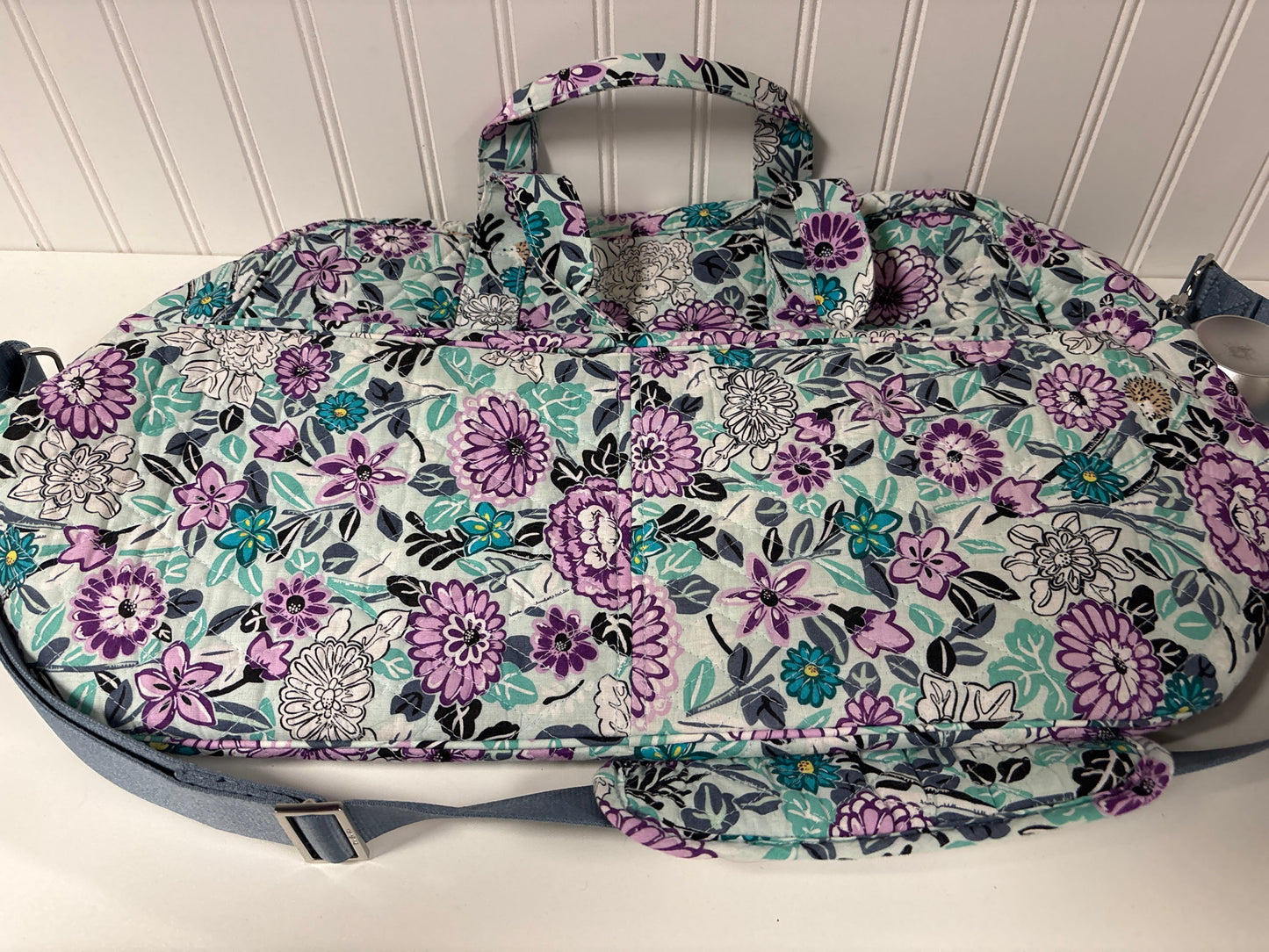 Luggage By Vera Bradley, Size: Medium