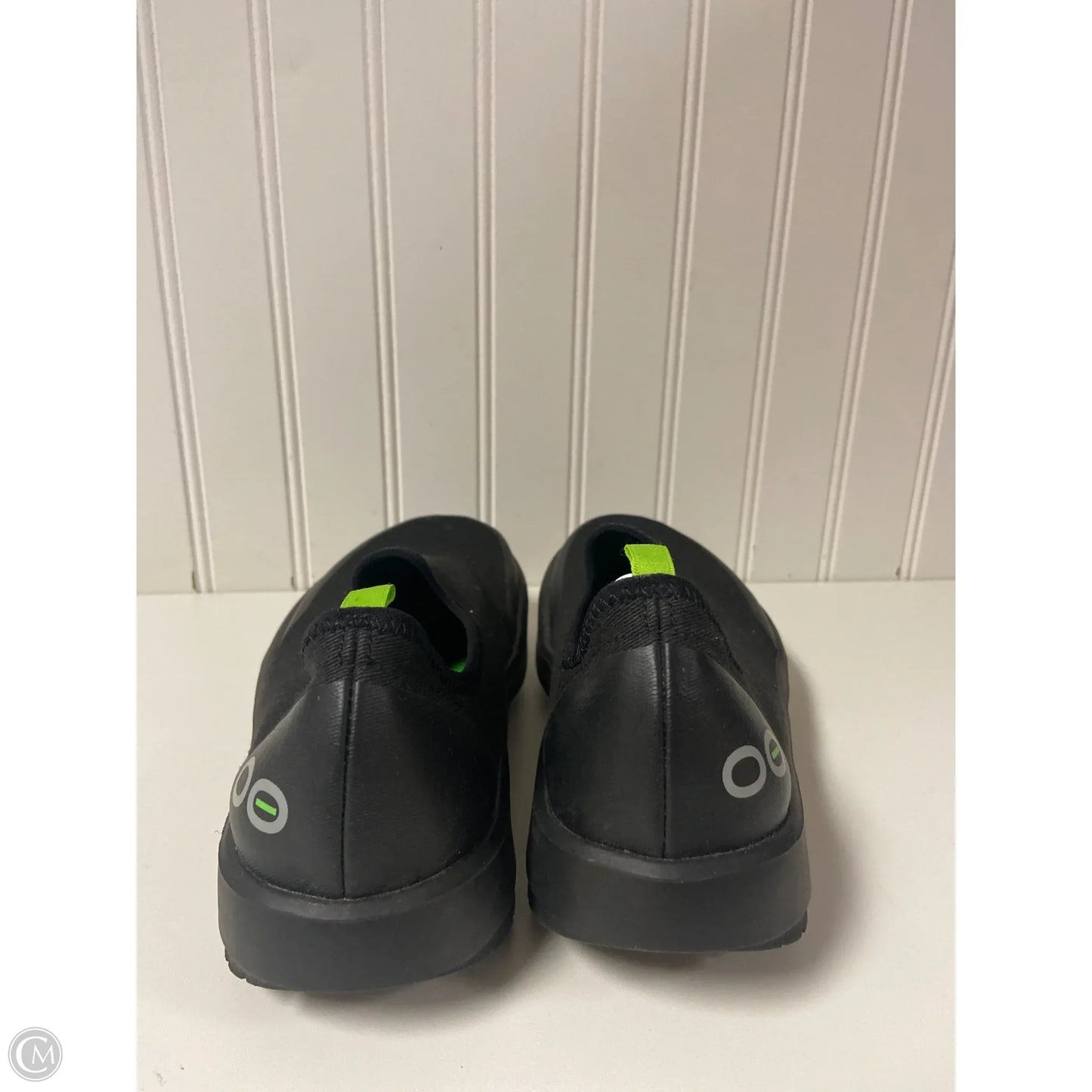 Shoes Flats By Oofos In Black, Size: 7.5