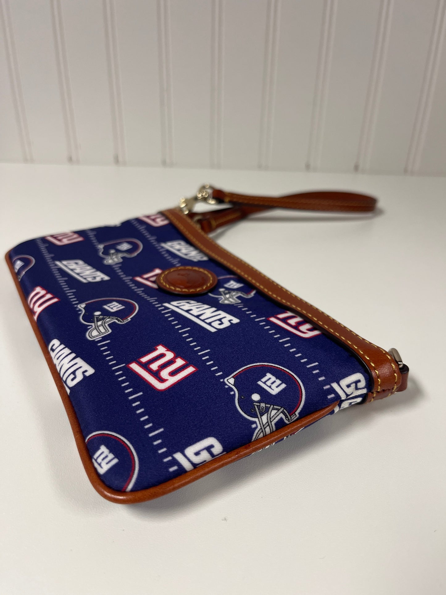 Wristlet Designer By Dooney And Bourke, Size: Medium