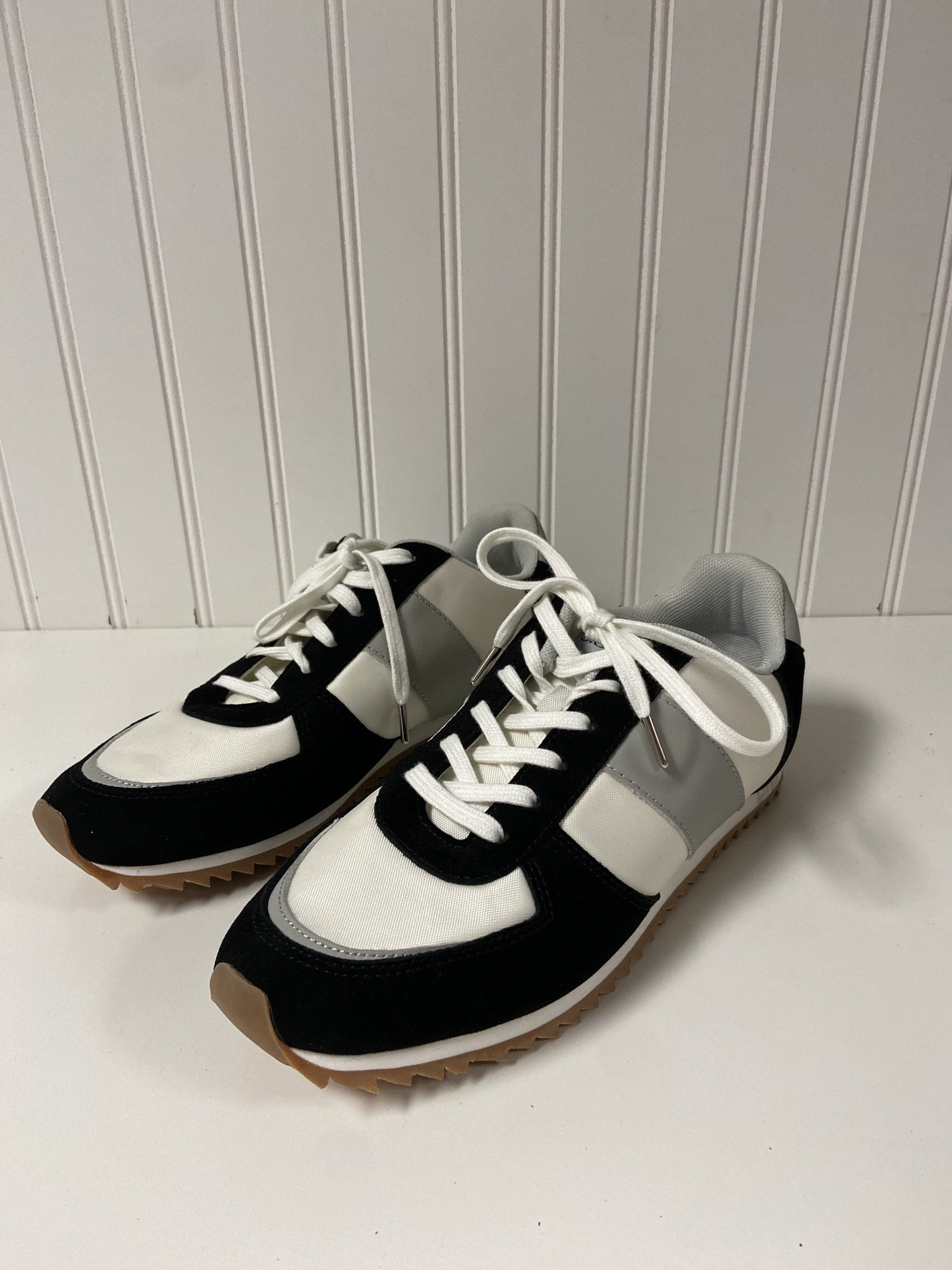 Shoes Sneakers By J. Crew  Size: 7