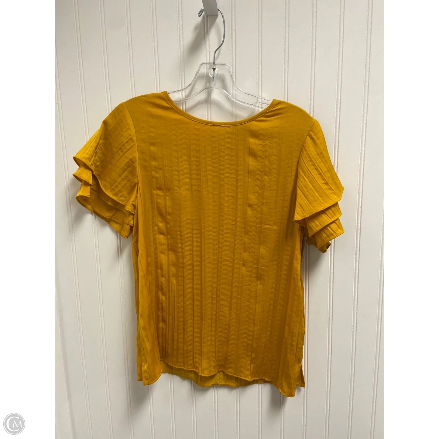 Top Short Sleeve By Vince Camuto In Yellow, Size: Xs