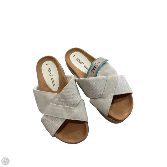 Sandals Flats By Toms In Brown, Size: 6