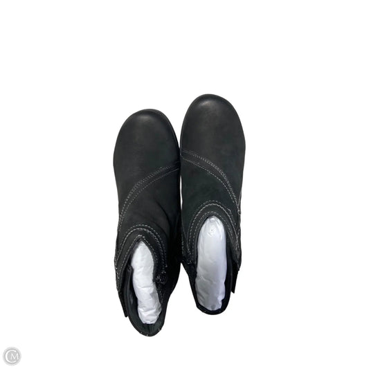 Boots Ankle Flats By Clarks In Black, Size: 5.5