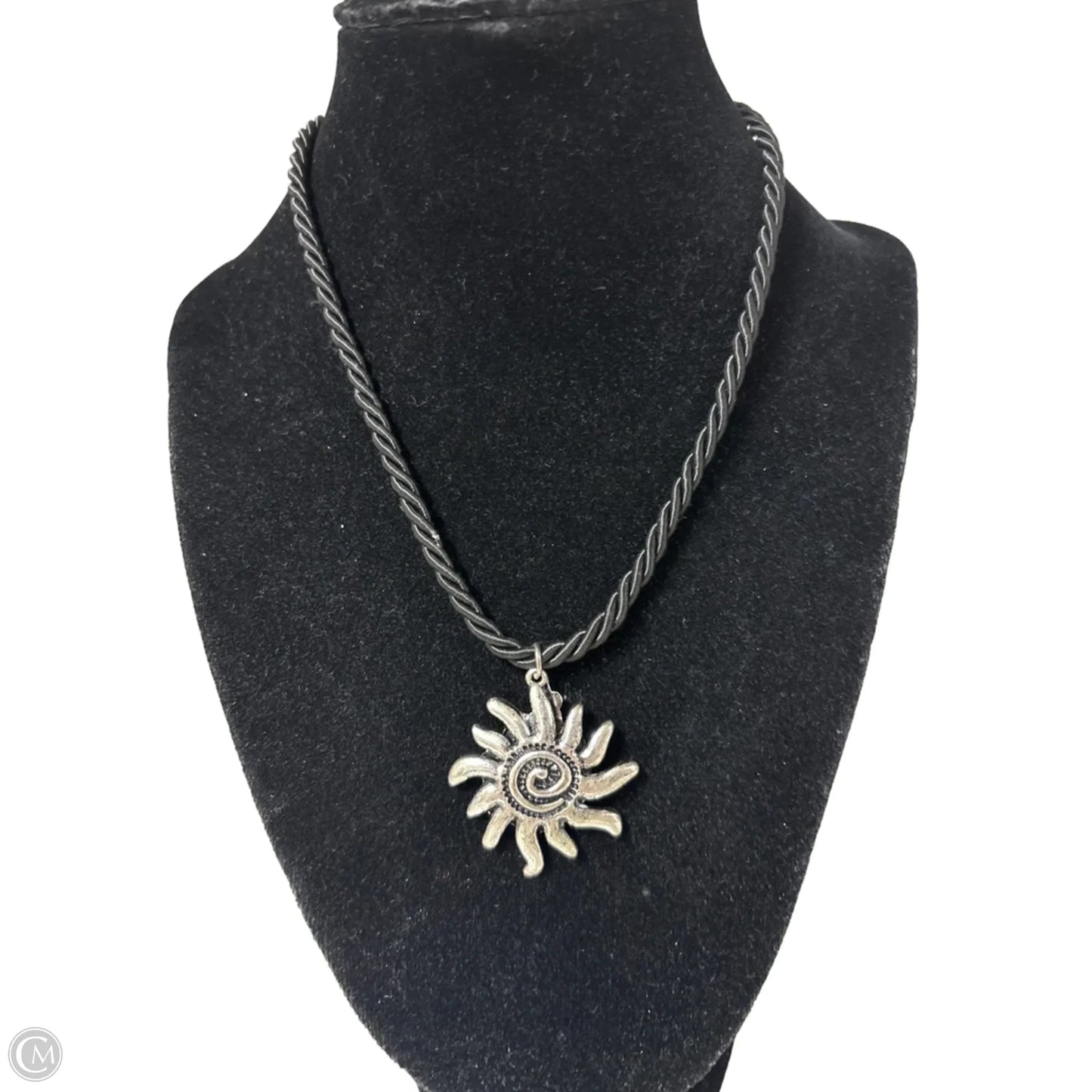 Necklace Charm By Clothes Mentor