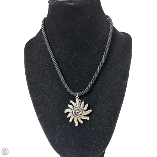 Necklace Charm By Clothes Mentor