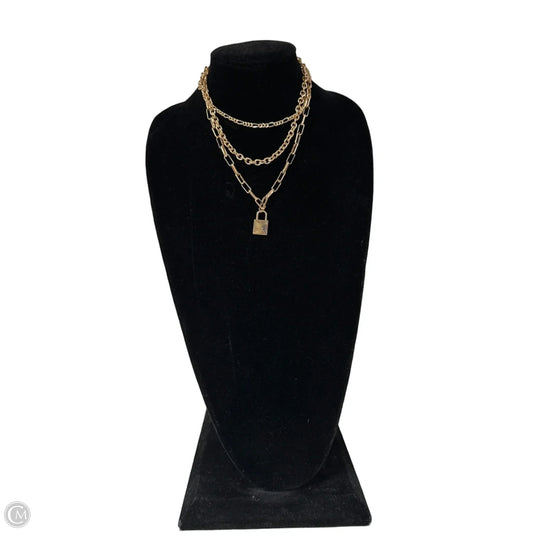 Necklace Layered By Clothes Mentor