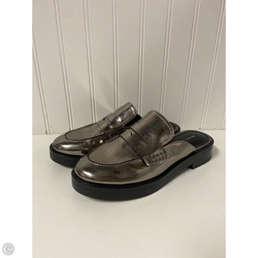 Sandals Flats By Marc Fisher In Silver, Size: 6.5