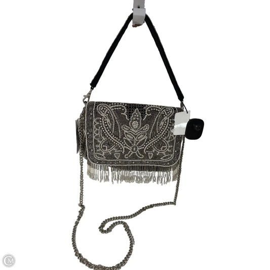 Handbag By Clothes Mentor, Size: Medium
