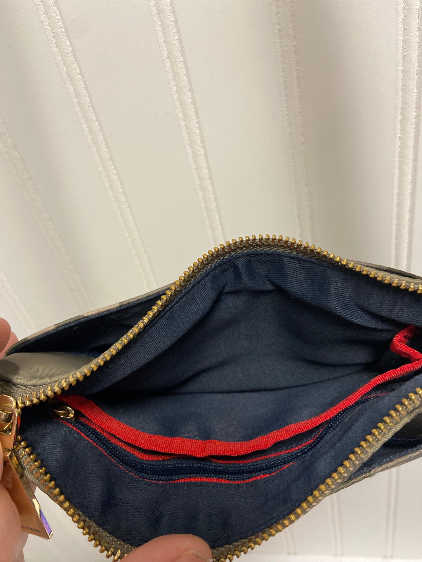 Crossbody By Tommy Hilfiger  Size: Small
