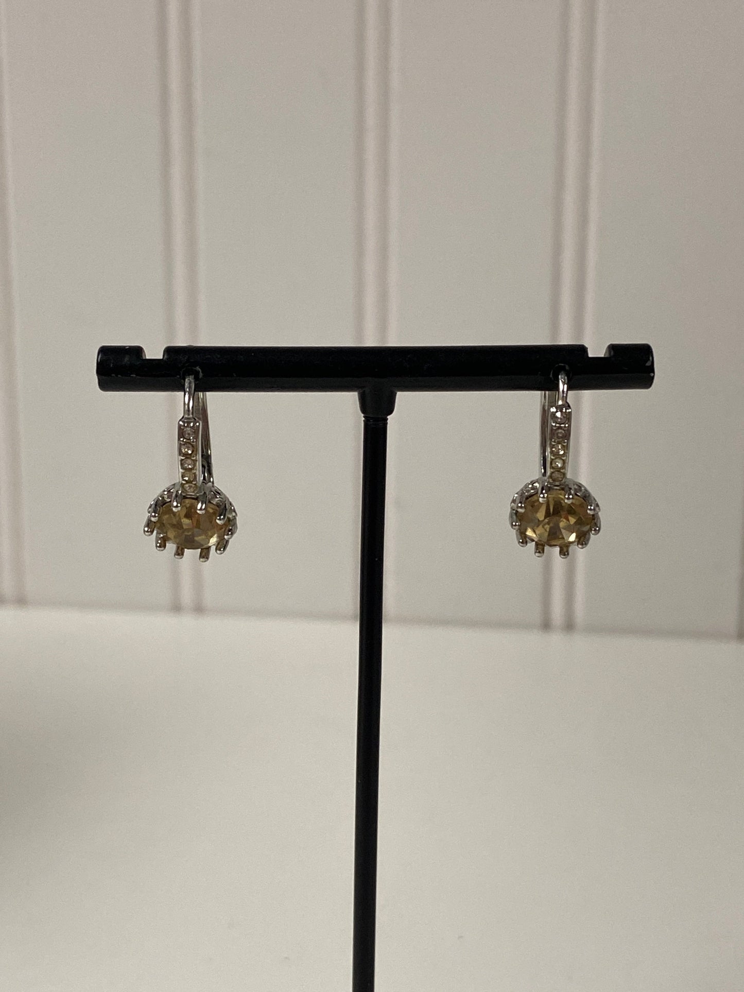 Earrings Dangle/Drop By Clothes Mentor  Size: 1