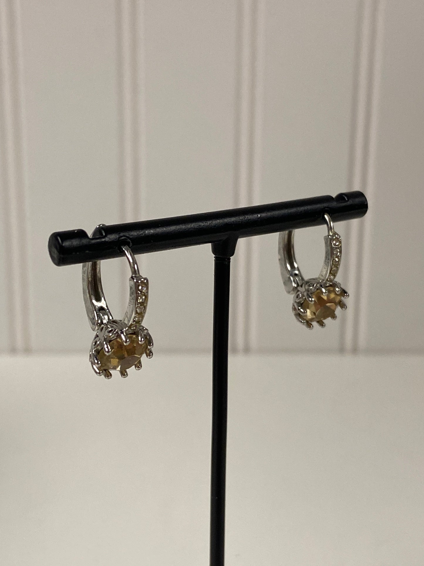 Earrings Dangle/Drop By Clothes Mentor  Size: 1